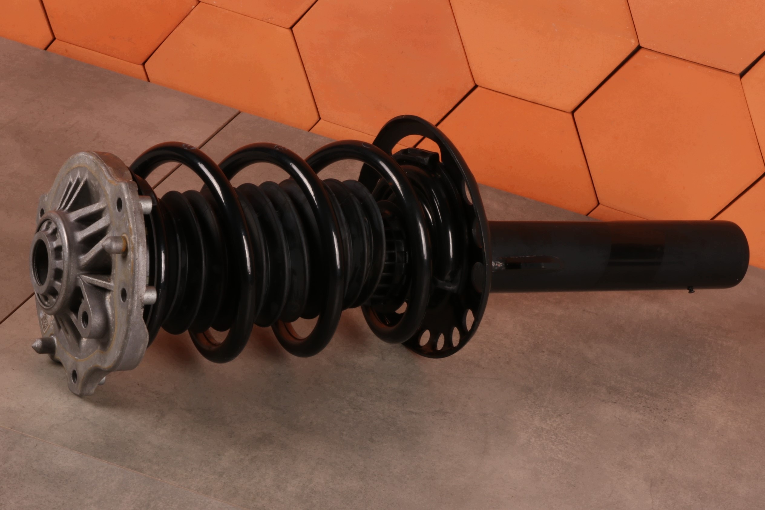 BMW 2' U06 225eX 230eX shock absorber right front PERFORMANCE 5A13768 202km!
