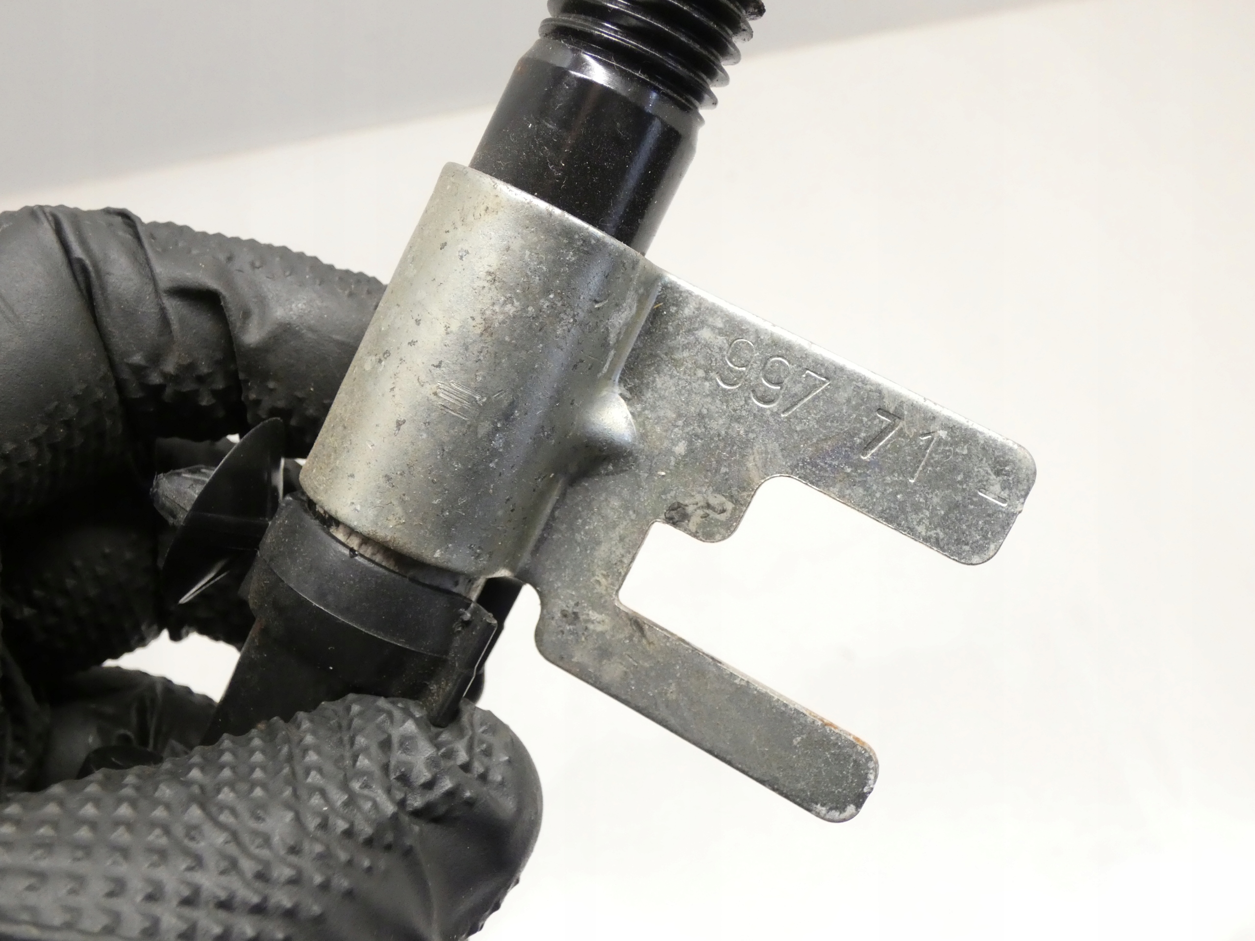 UCHO towing WKRETKA hook DACIA LOGAN and MCV 04-12