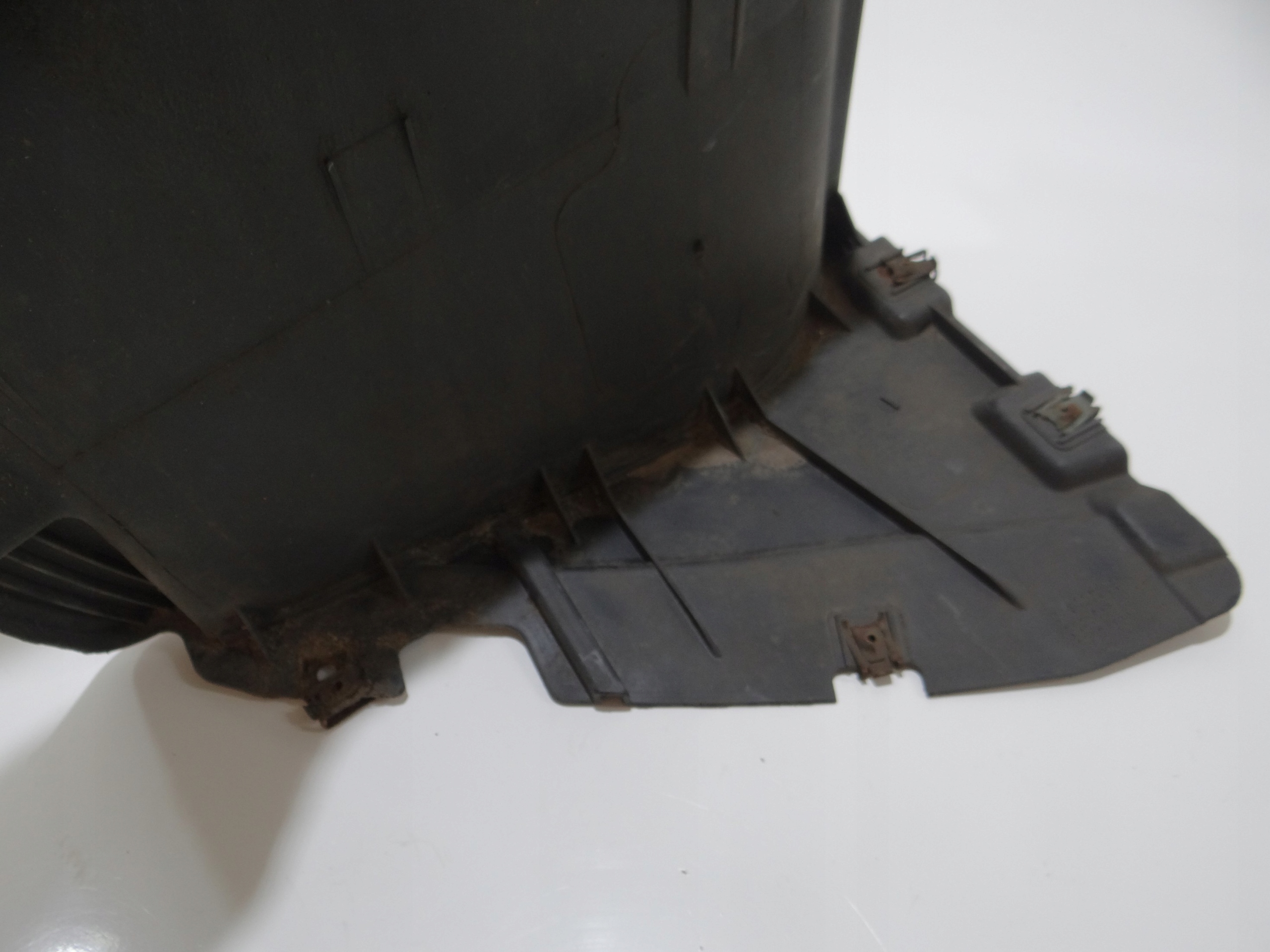 mudguard right front BMW E88 M PAKIET 8055018