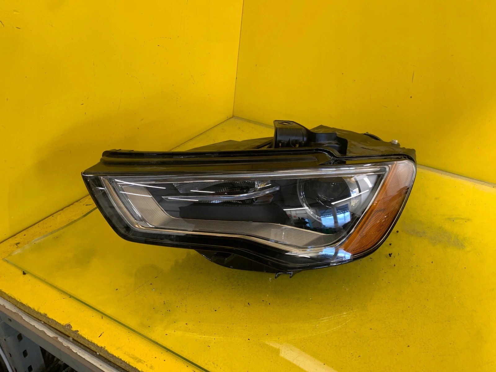 light left Audi A3 8V Xenon 8V0941005 USA