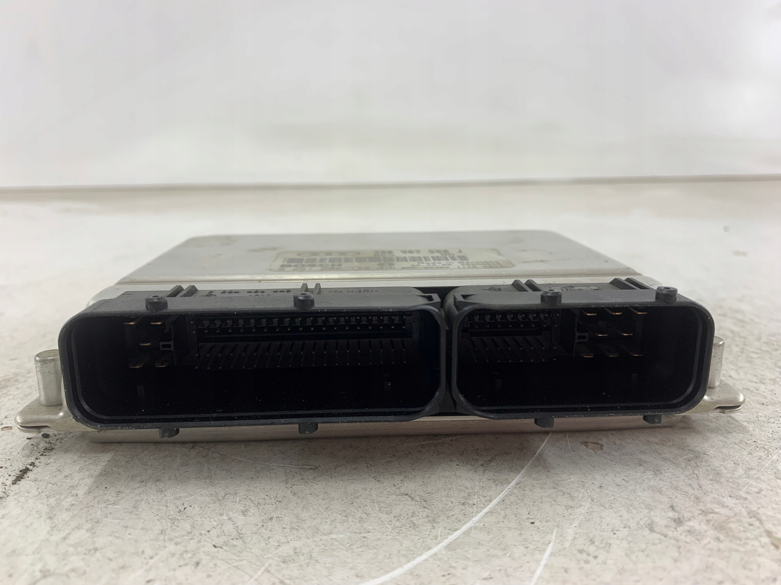 AUDI A6 C5 A4 B5 2.4 control unit of the engine 3B0907552J