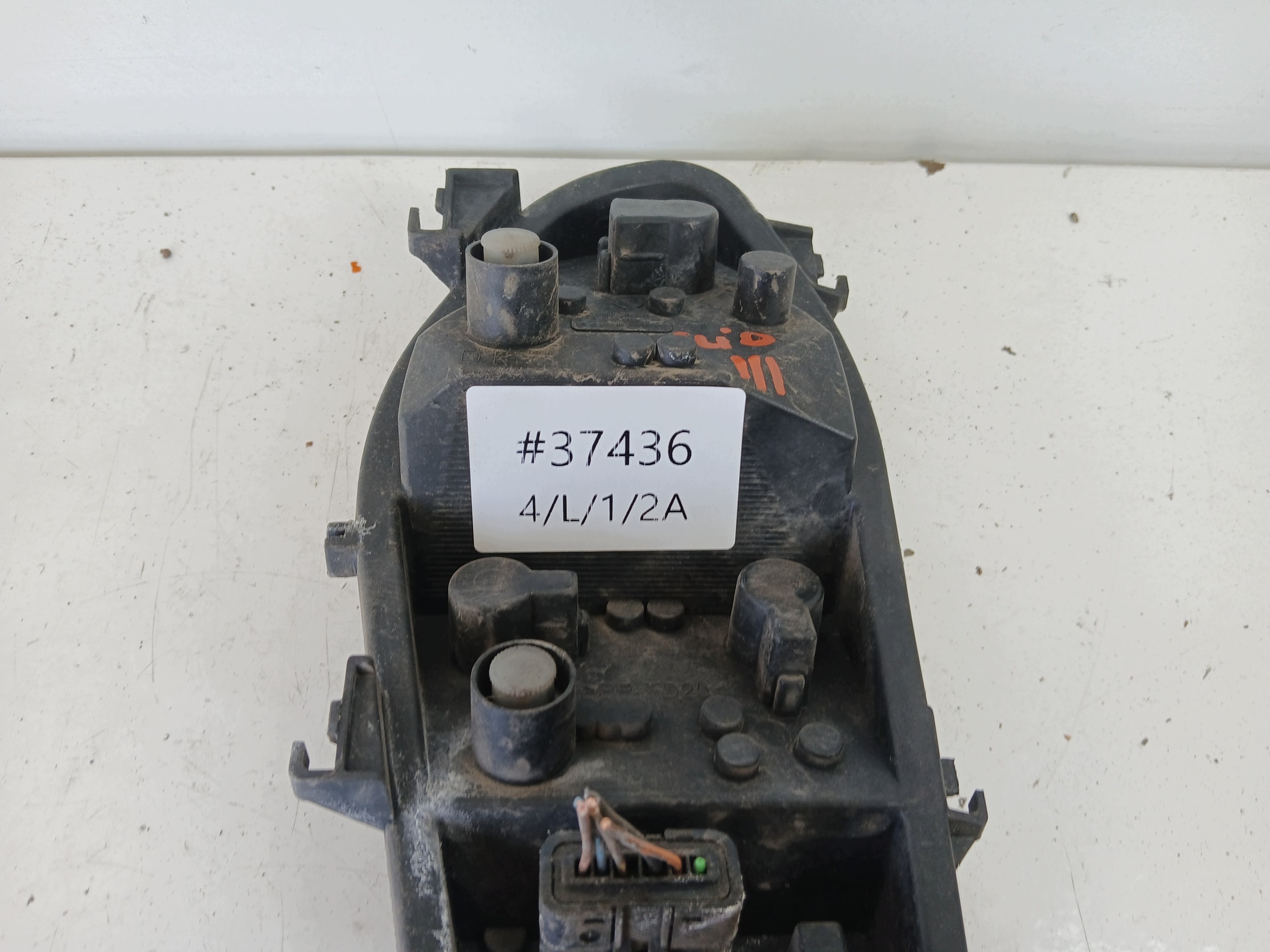RENAULT CLIO III light housing right rear part