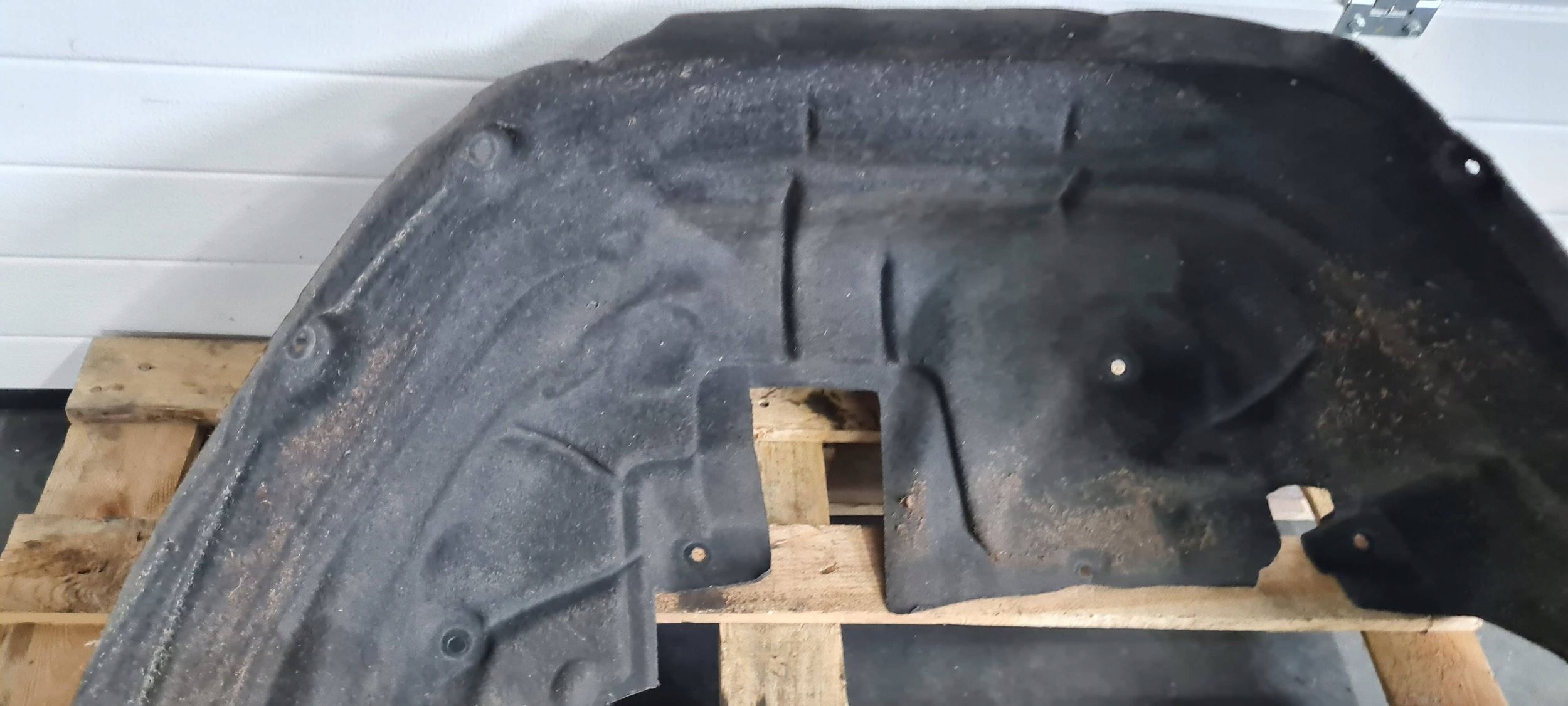 Jeep Grand Cherokee WL 2022 mudguard left left rear part rear. P68376703AE