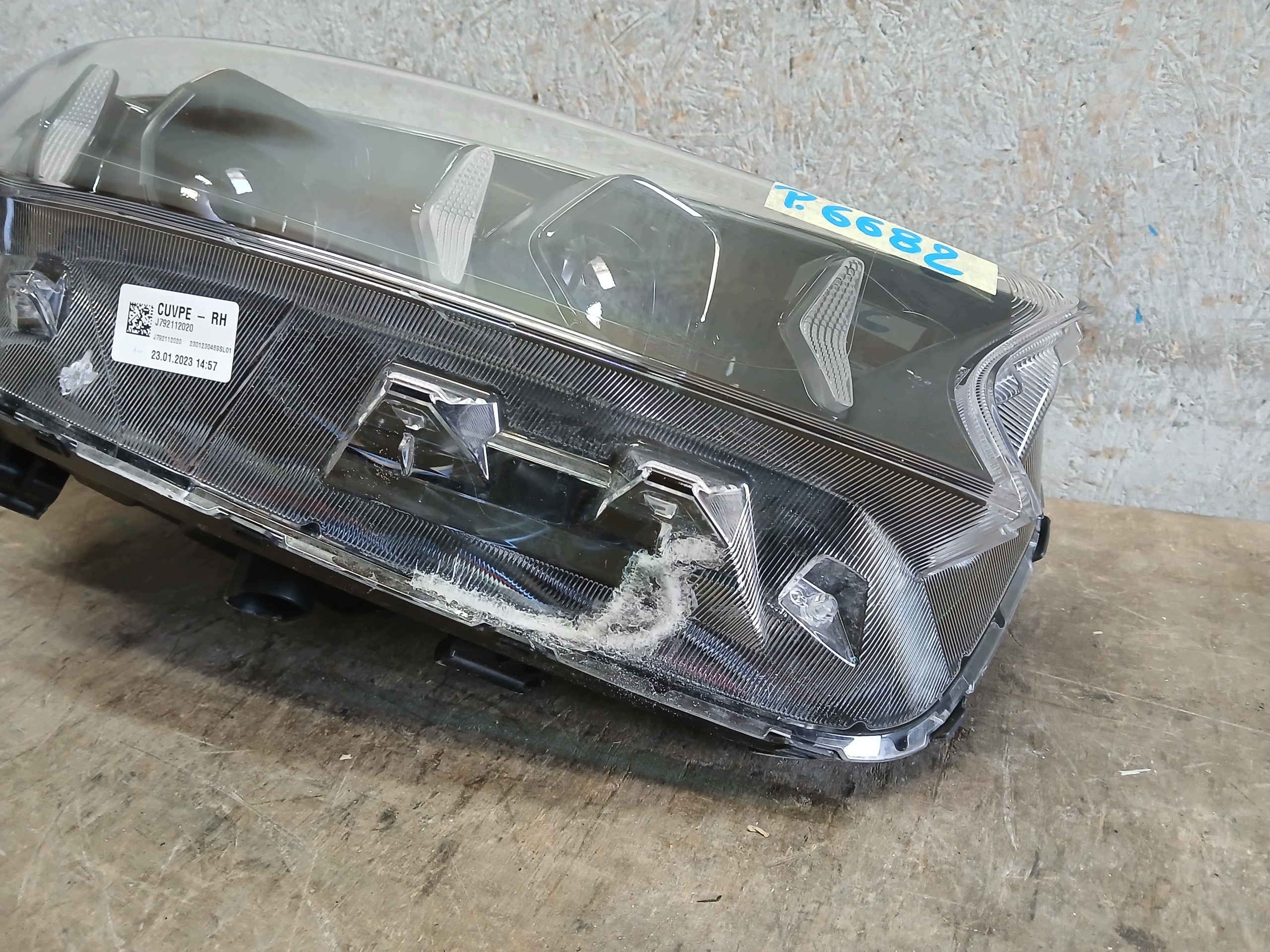 light front right KIA X-CEED X CEED XCEED LIFT FULL LED J7921-61560