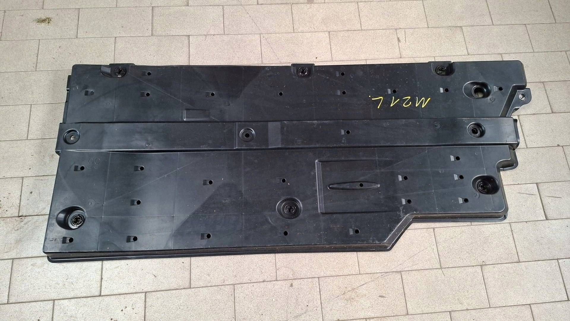cover cover chassis side left side Mazda 2 58166K0010