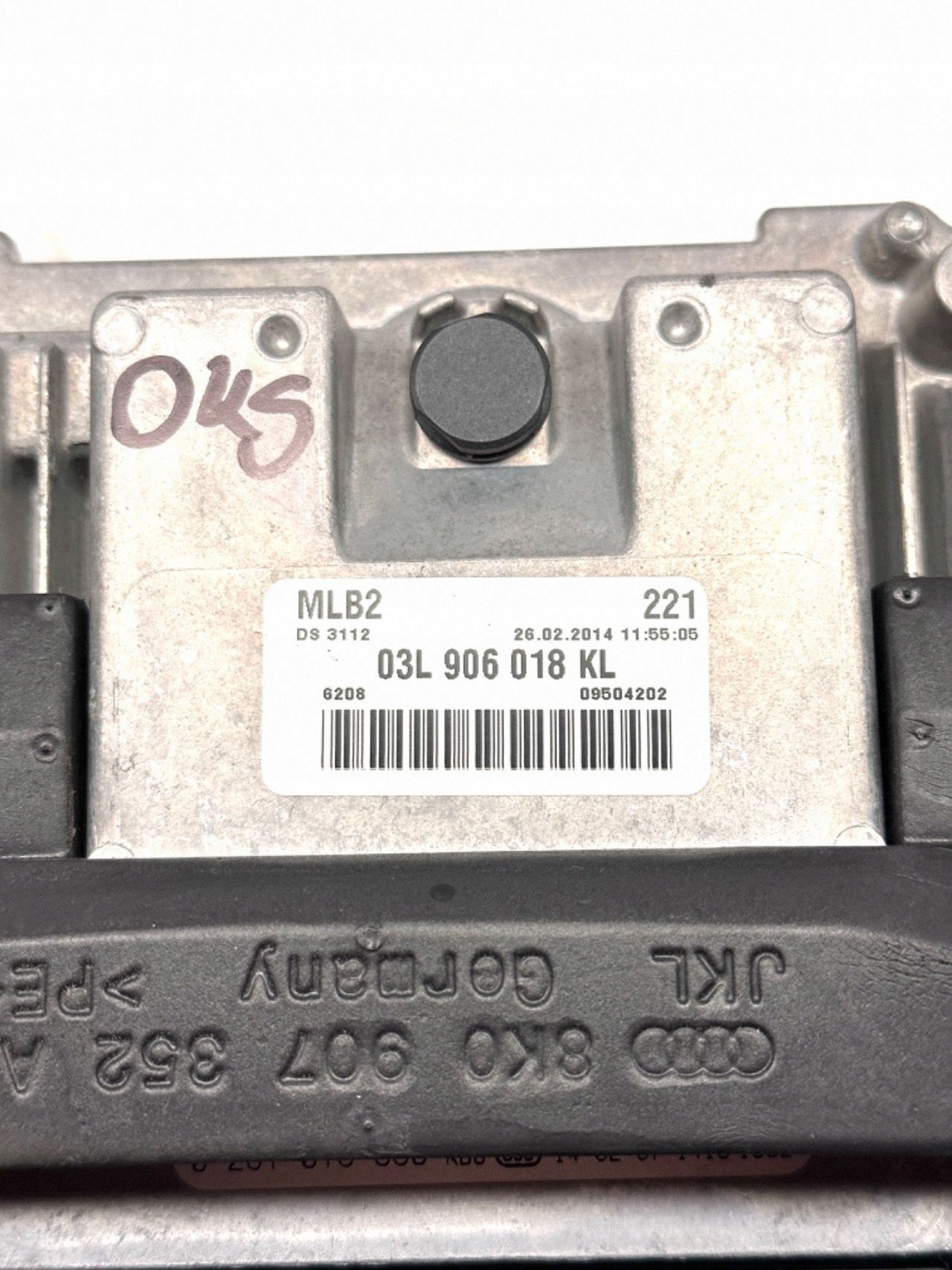 AUDI A4 B8 A5 8T A6 C7 2.0TDI CGL computer control unit of the engine 03L906018KL
