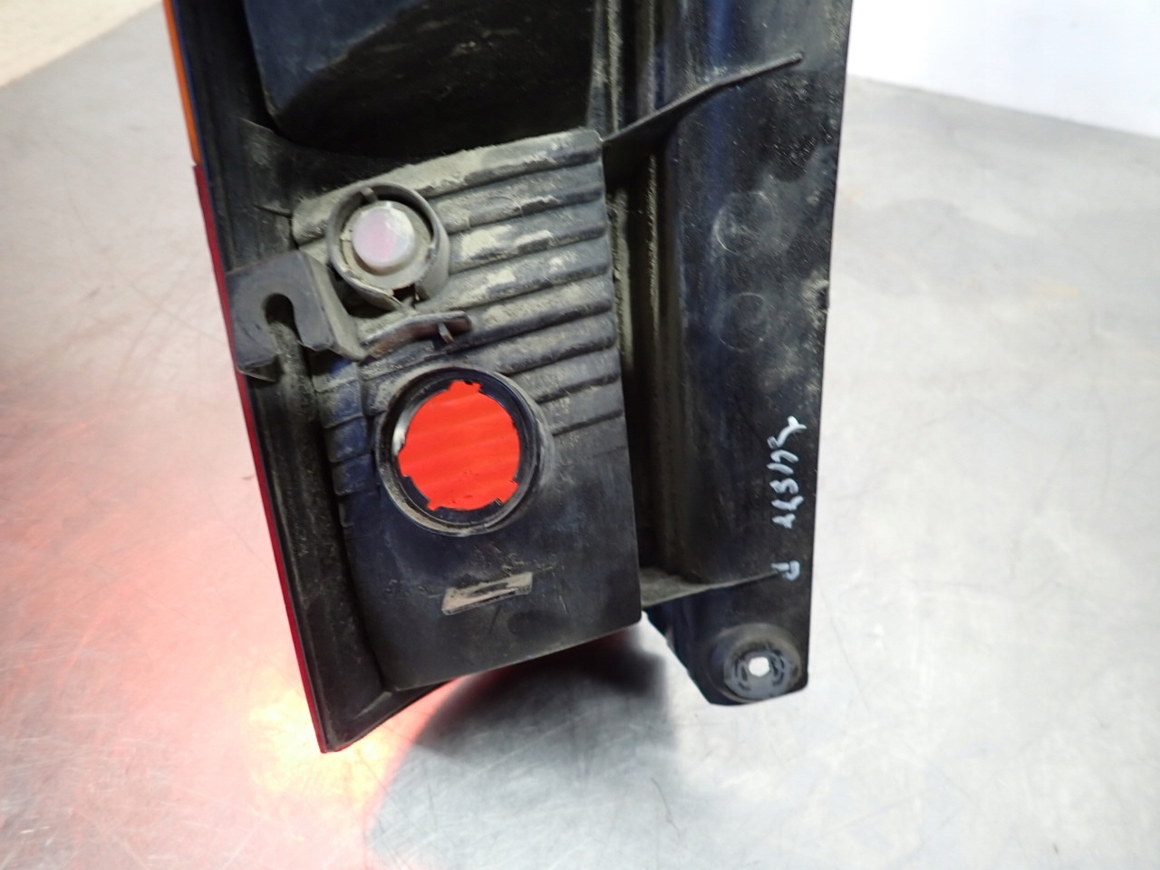 фонарь правый subaru JUSTY III