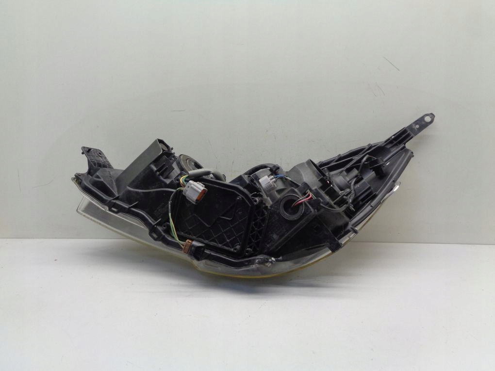 SUBARU LEGACY 5 V OUTBACK IV 09- light right front