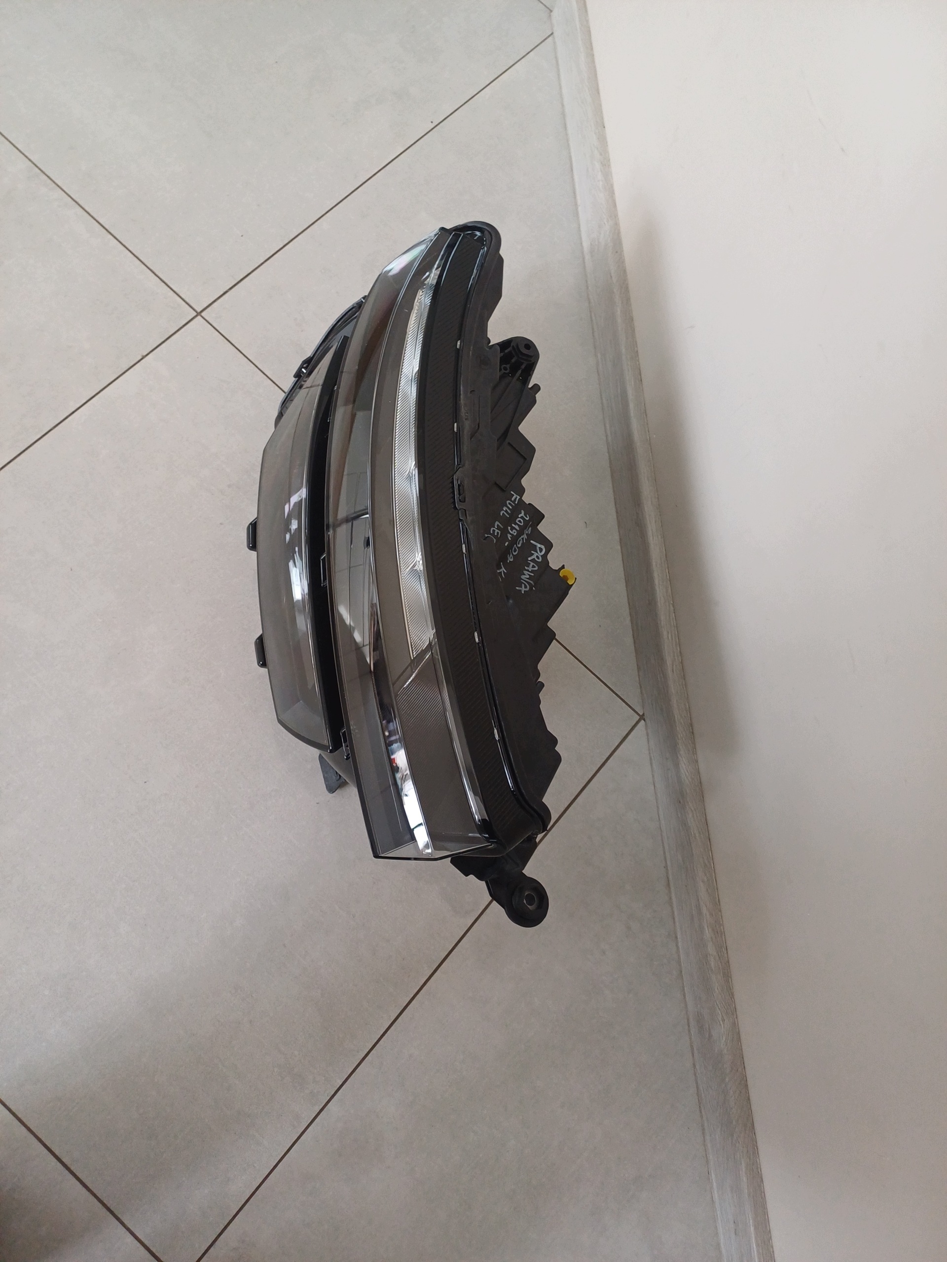 light right front front SKODA KAMIQ FULL LED 2019R