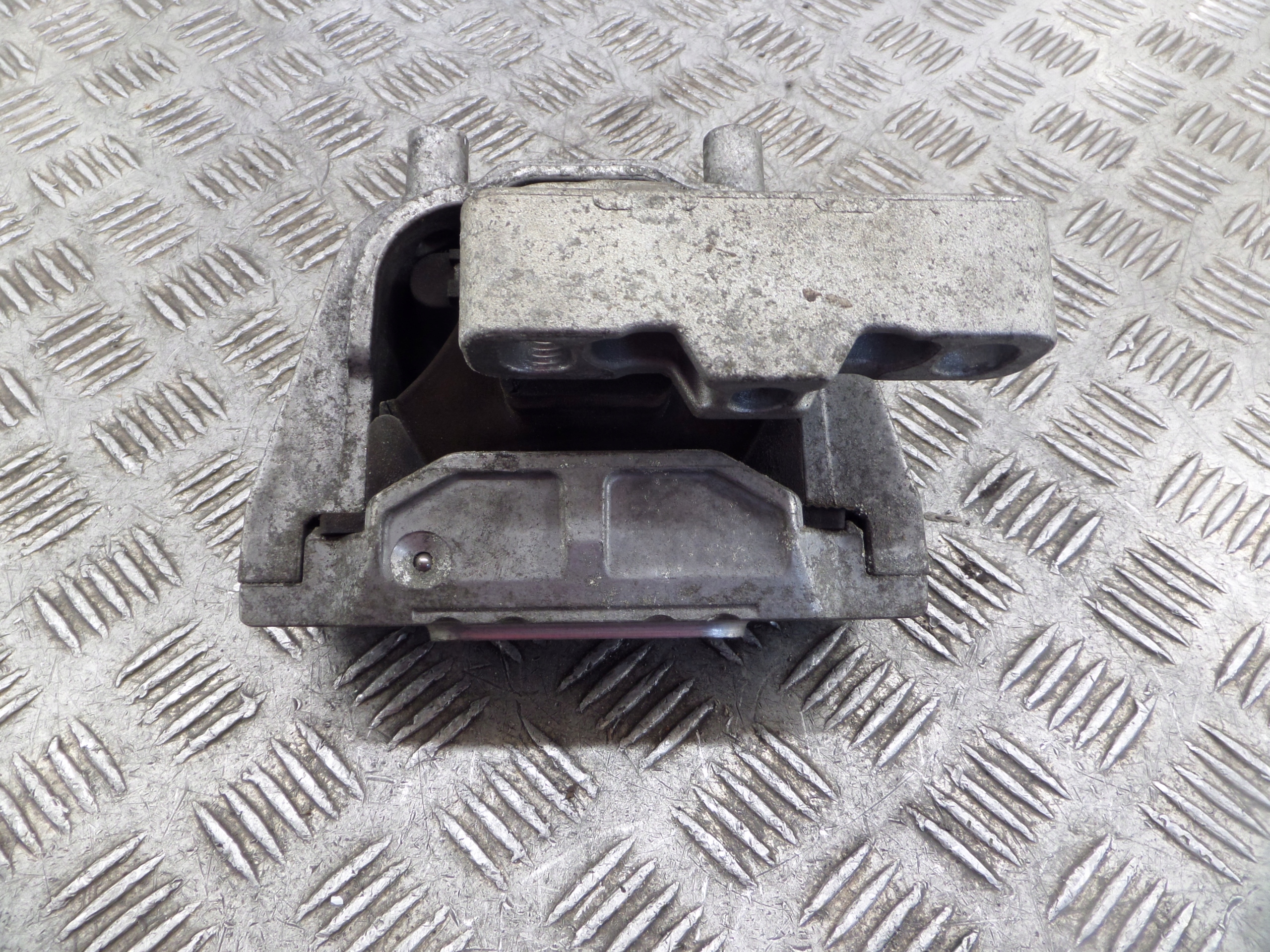 engine mount VW PASSAT B7 2.0 TDI 1K0199262CB