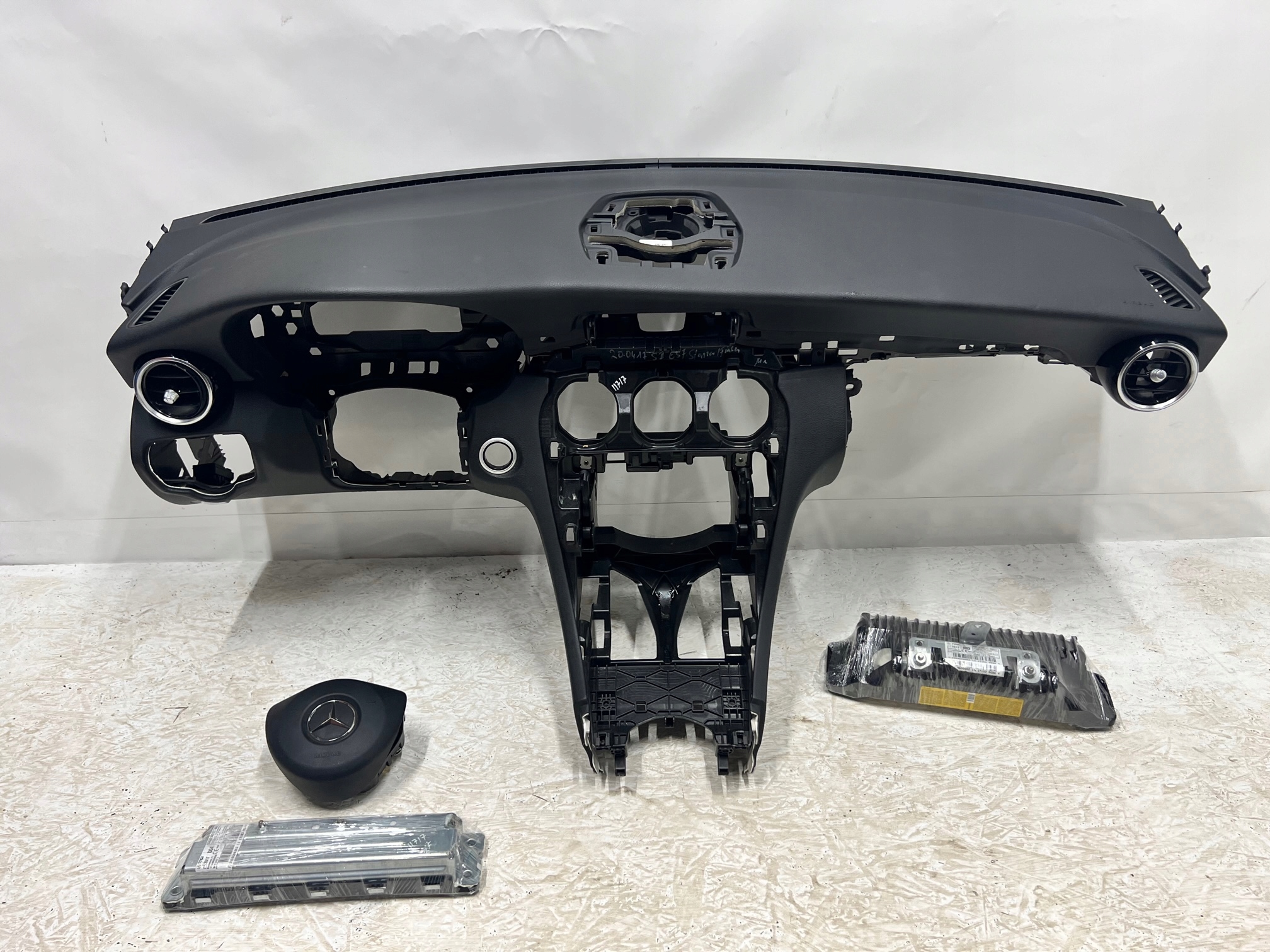 MERCEDES W205 C КЛАС 2014- ПАНЕЛЬ ПРИБОРОВ ПОДУШКИ ОРИГИНАЛ