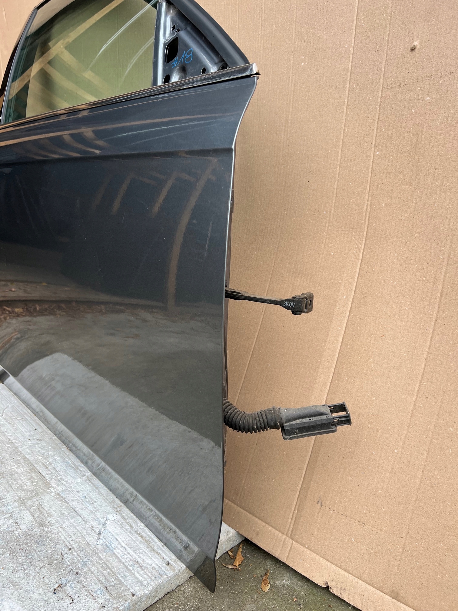 AUDI A4 B8 dvere pravé predné pravý predok LZ7R