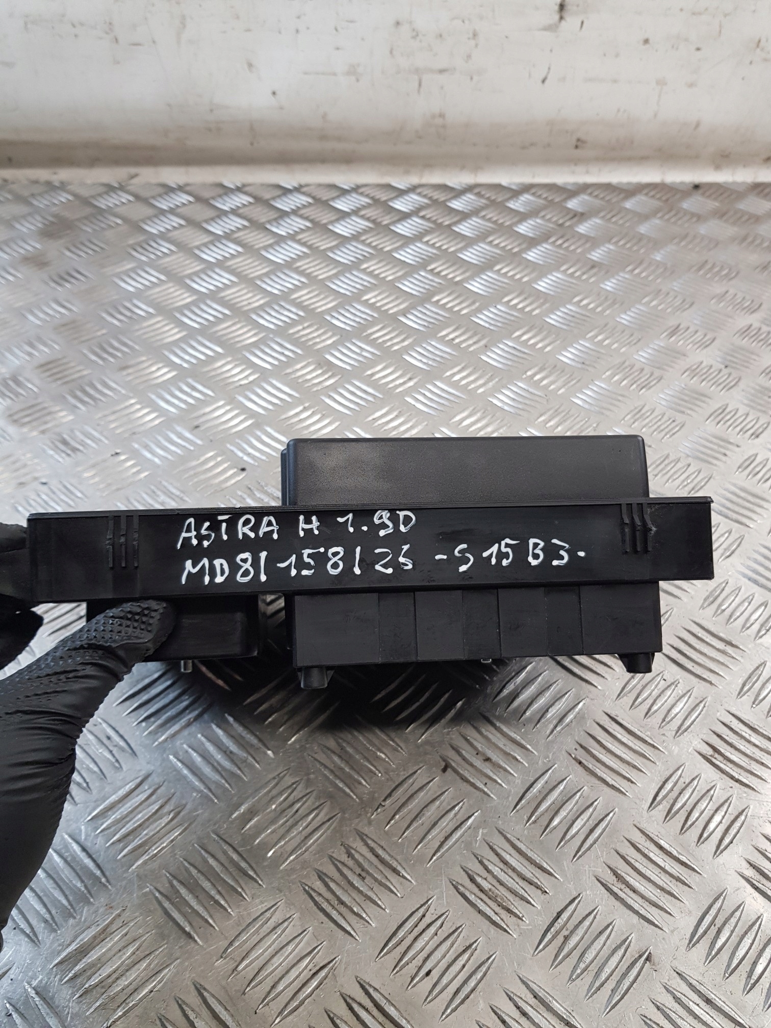 Module fusibles 13206748 OPEL ASTRA H 1.9D 07R