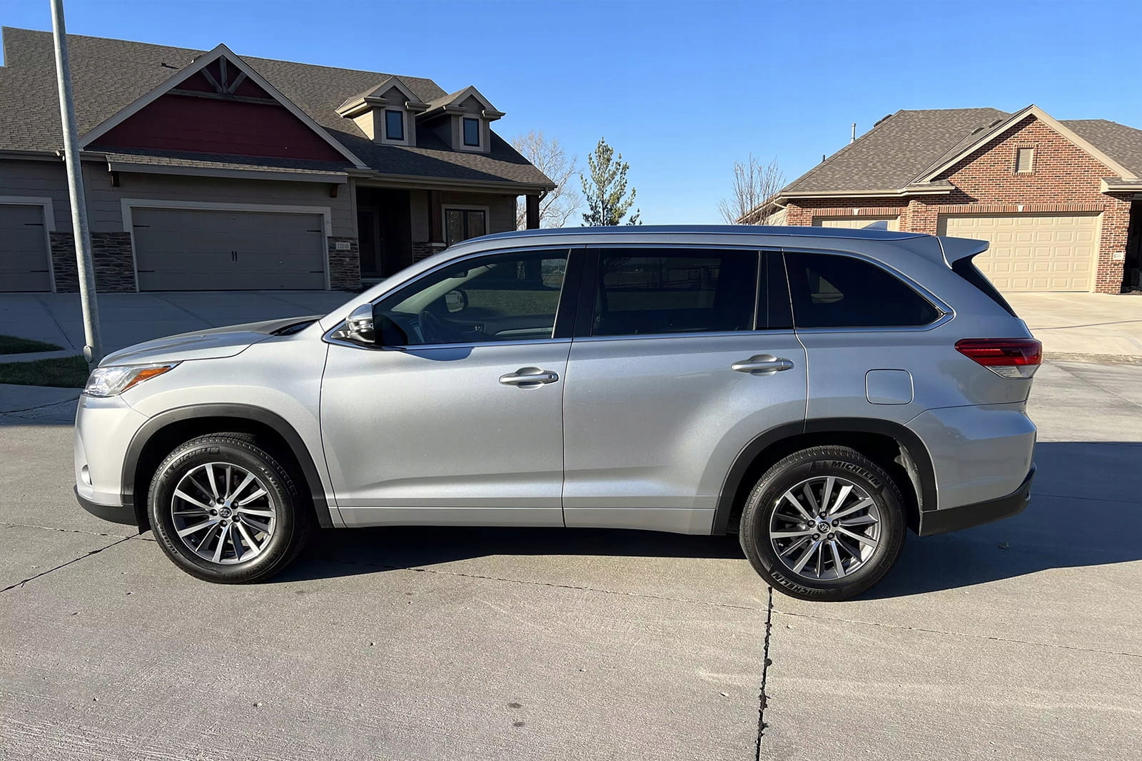 TOYOTA HIGHLANDER XU50 2013-19 DRZWI PRZEDNIE LEWE Producent części Inny