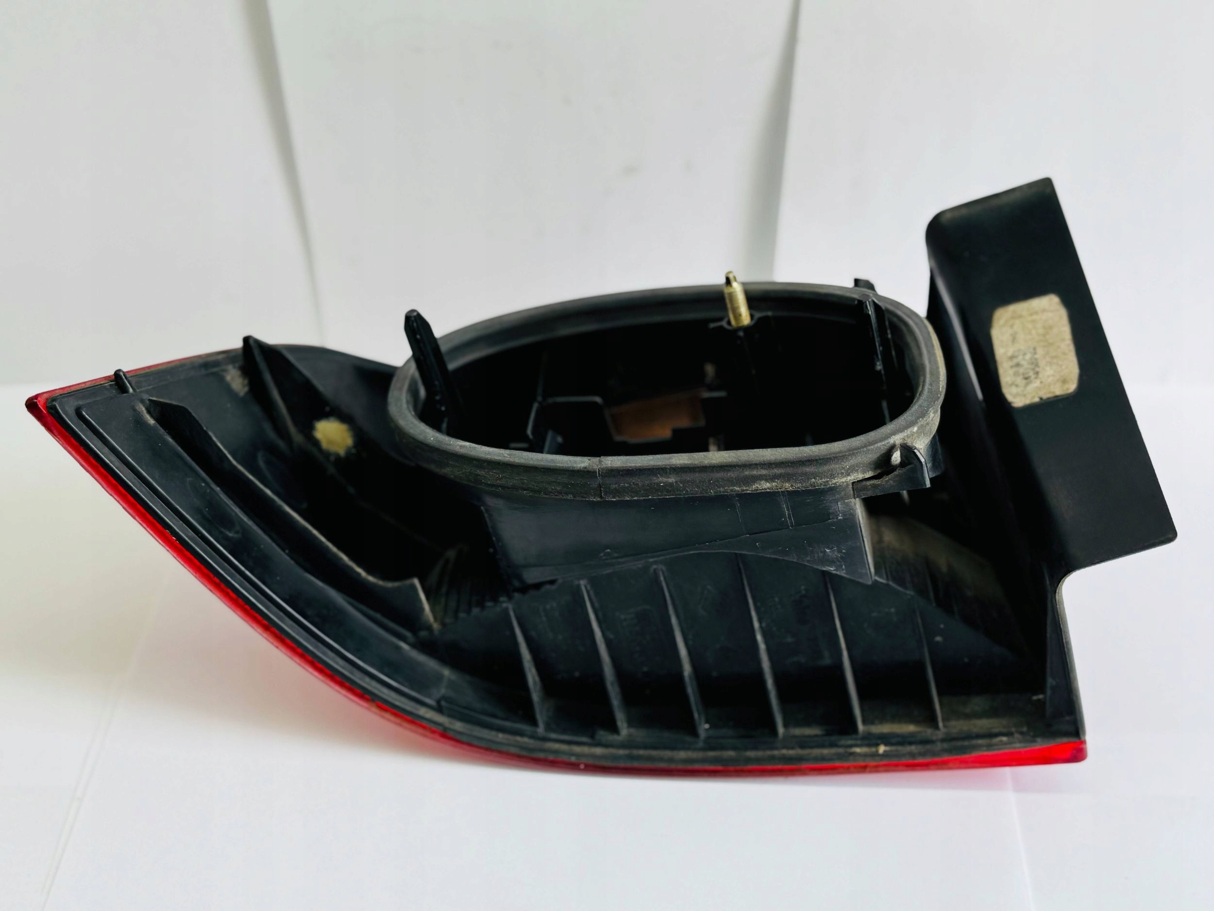 RENAULT LAGUNA 2001 01 5D light rear right 8200002474