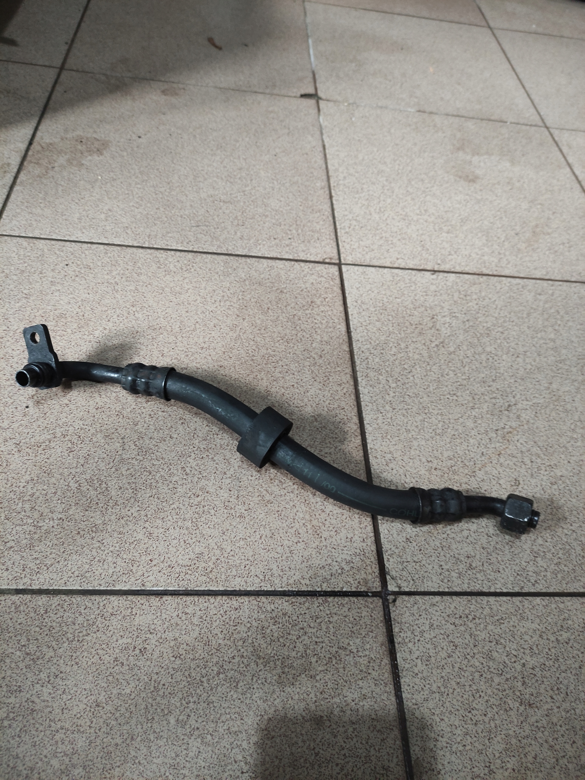 4D0317821F - Шланг масляного радіатора AUDI A8 D2 3.7 4.2 LIFT