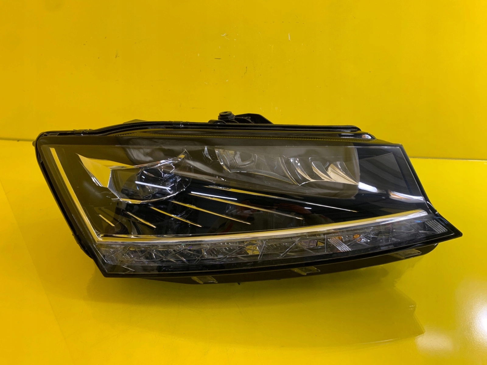 light right Skoda Fabia III Lift 18- Full led 6V1941016E