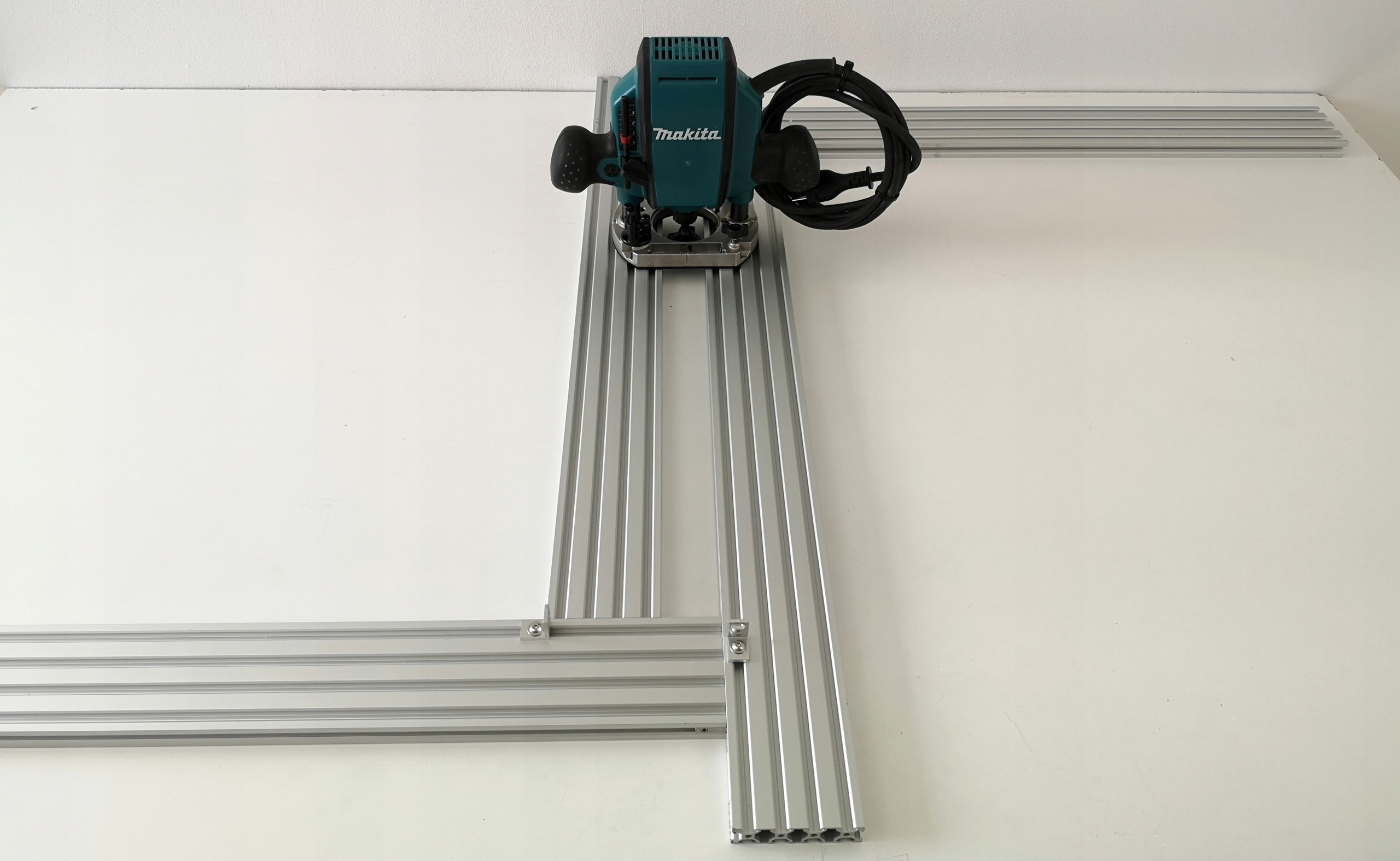 UNIWERSALNY REGULOWANY SZABLON DO FREZOWANIA 1100mm PROFILE ALUMINIOWE 2080 Zasilanie sieciowe