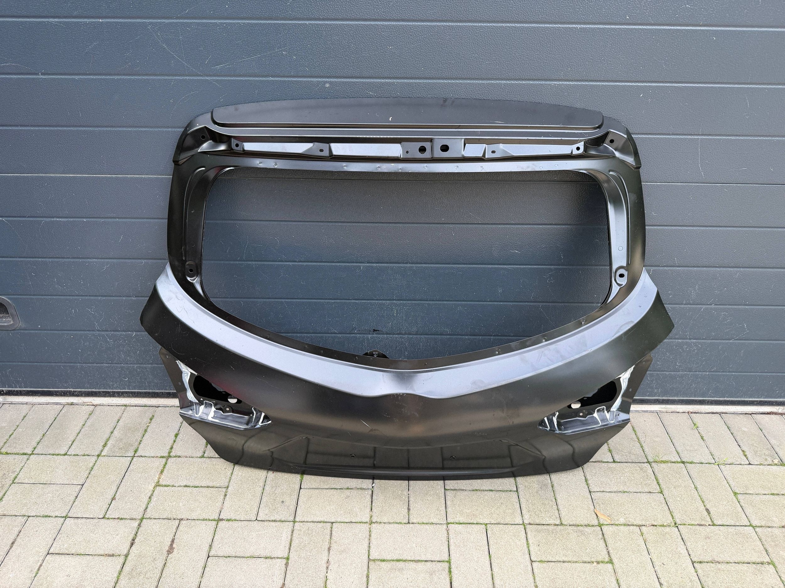 Nissan Pulsar 14- boot door rear
