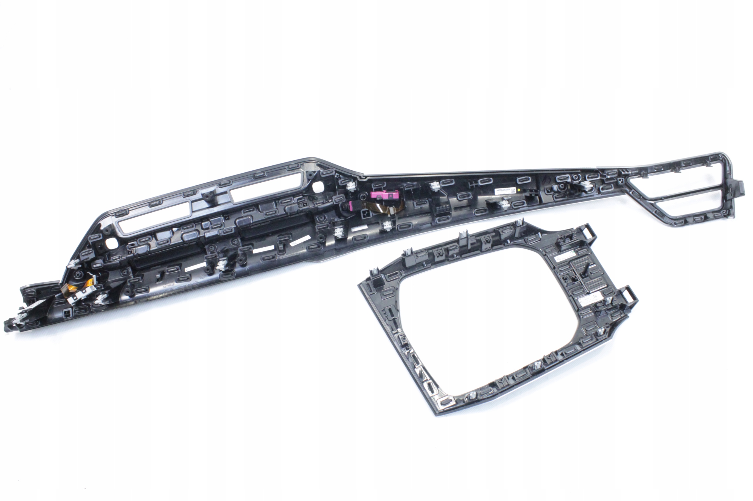 молдинг двери BMW G20 G21 G22 G26 M2 M3