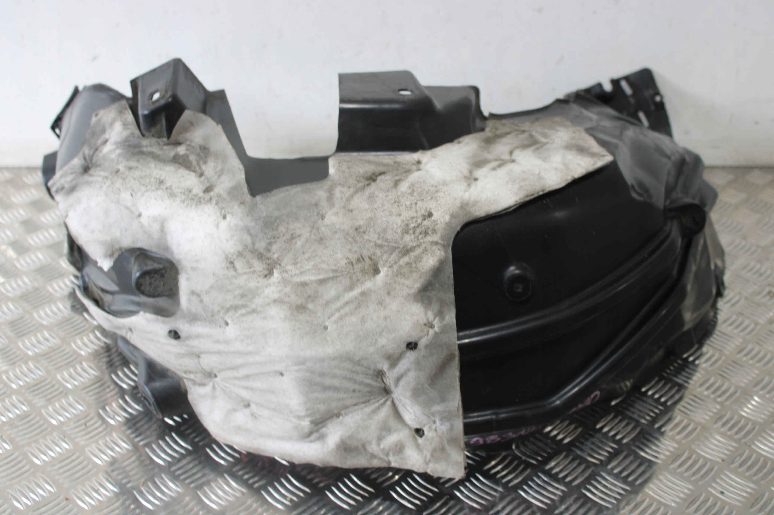 mudguard left rear part CITROEN C4 III 3 9831256780
