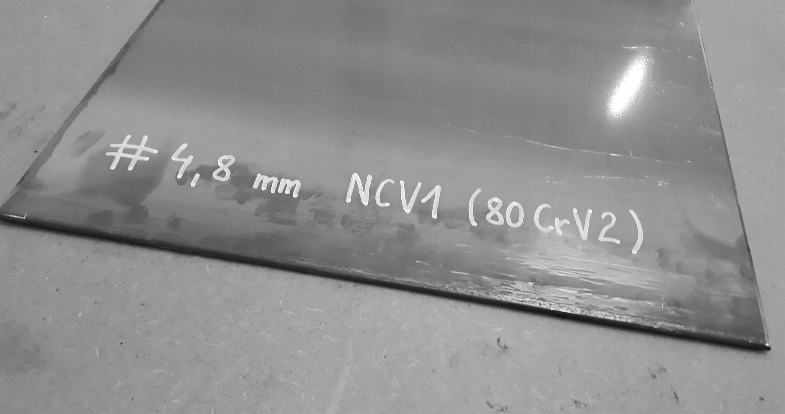 

Stal NCV1 /80CrV2/1.2235, formatka #4,8x50x400 mm
