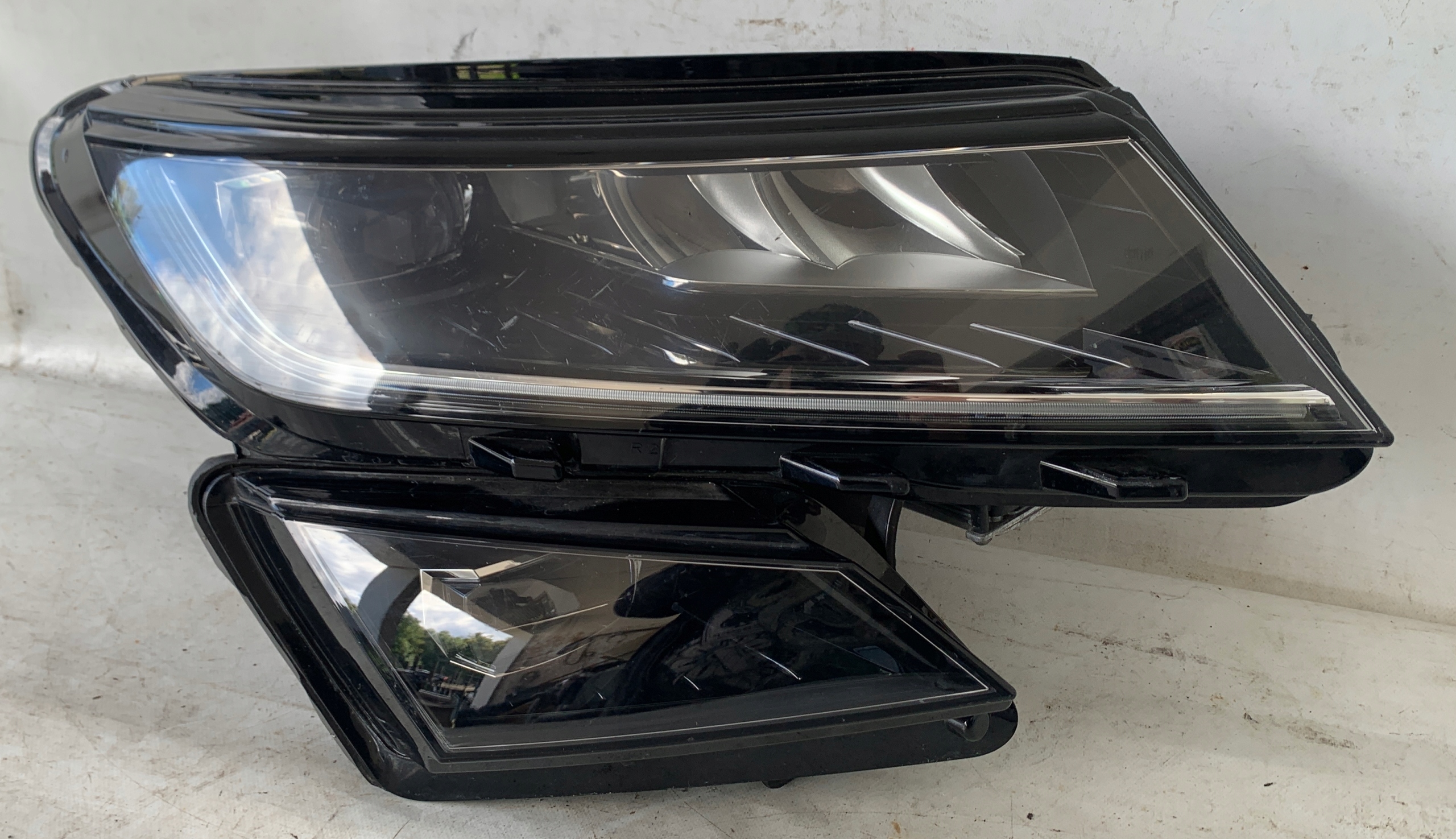 light right front SKODA KODIAQ FULL LED 566941016E