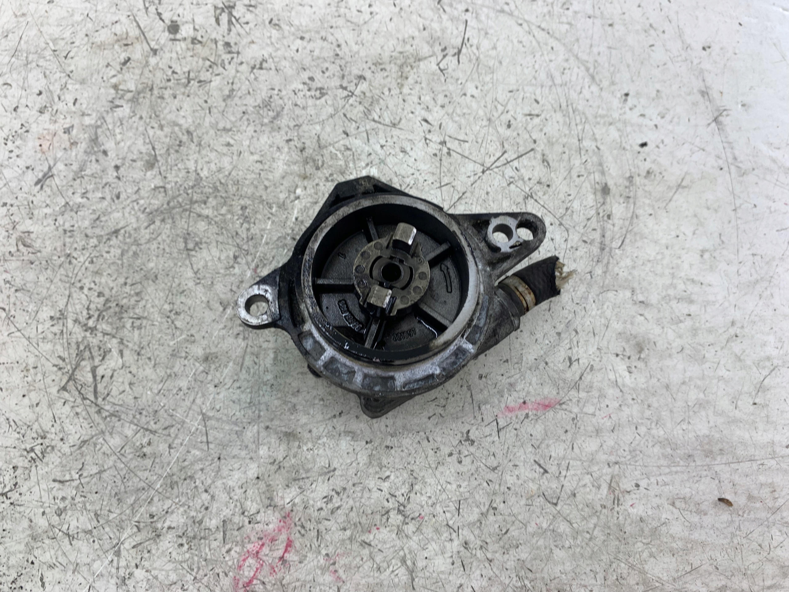 BMW E46 2.0 D Pompa VACUM VAKUM 961110885