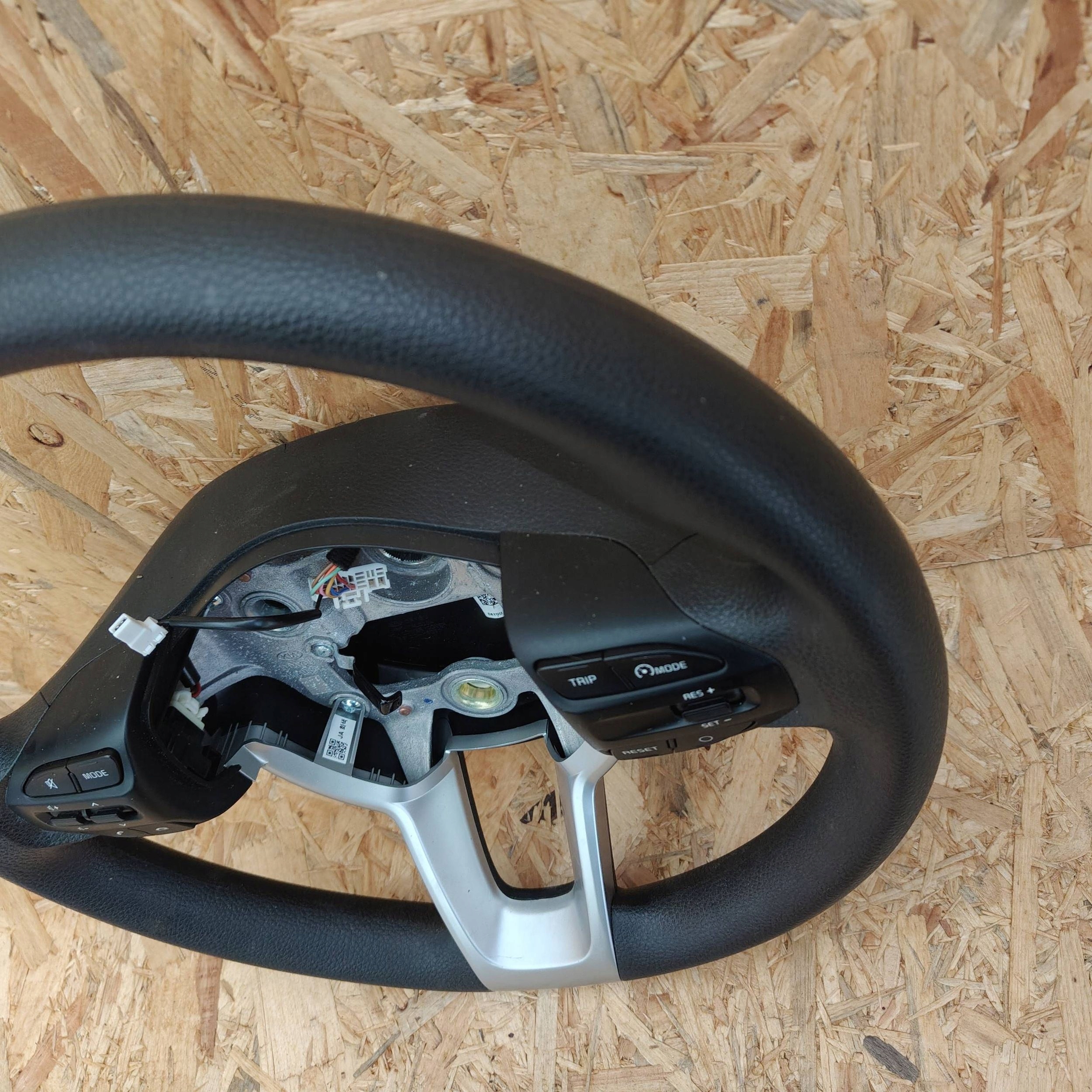 KIA Picanto 2020 lenkrad WIELOFUNKCYJNA