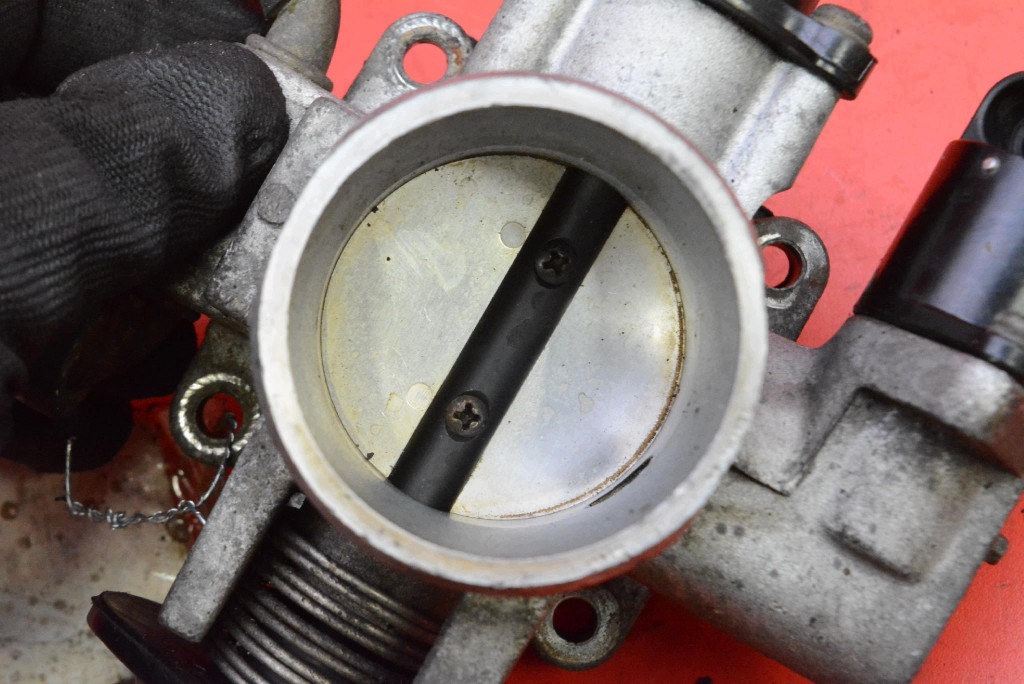 Valvola a farfalla DAEWOO KALOS 1.4 8V 83 KM 02-20