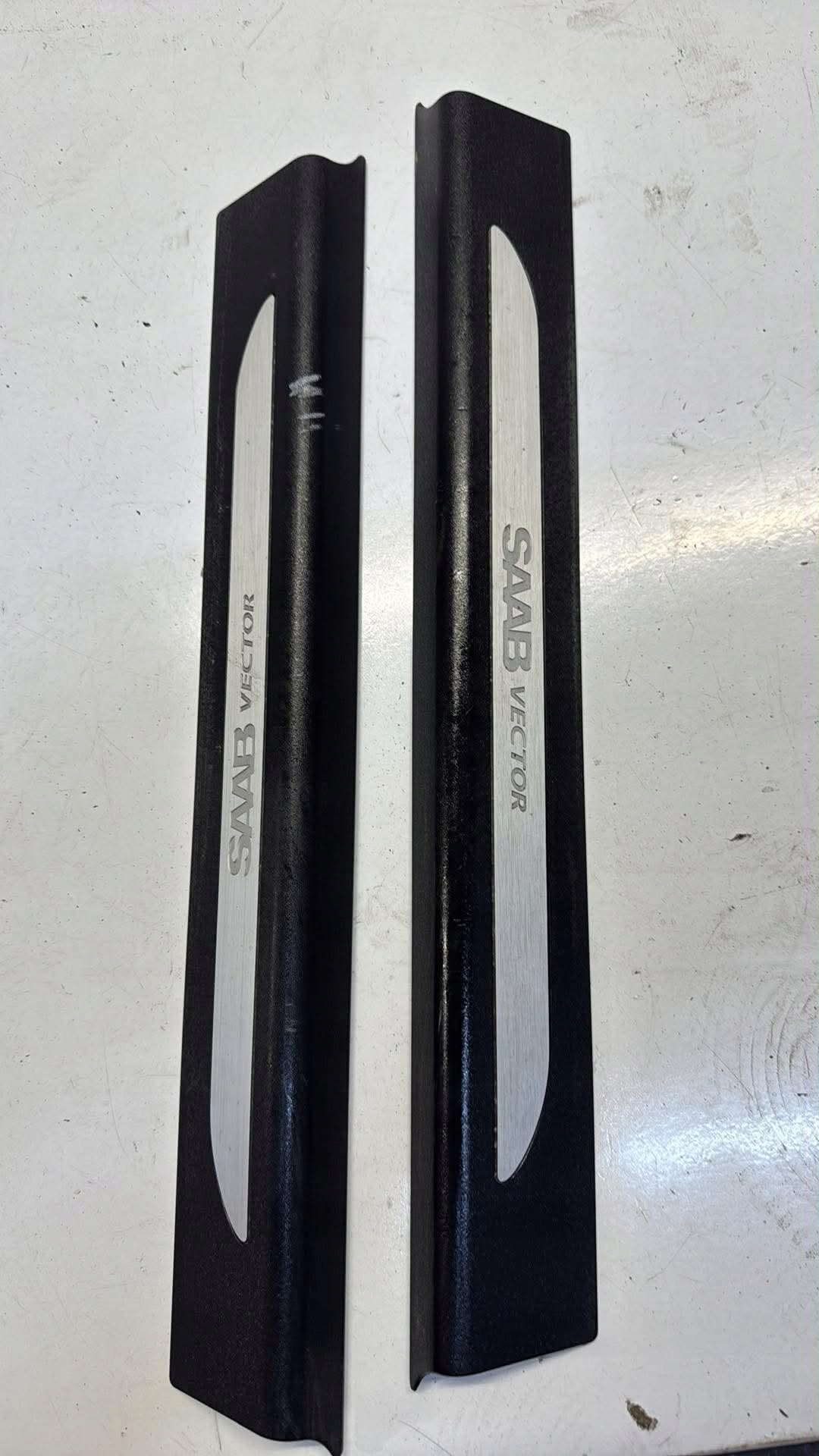 SAAB 93 ii 9-3 02-07 moulding mouldings threshold VECTOR plastic left right