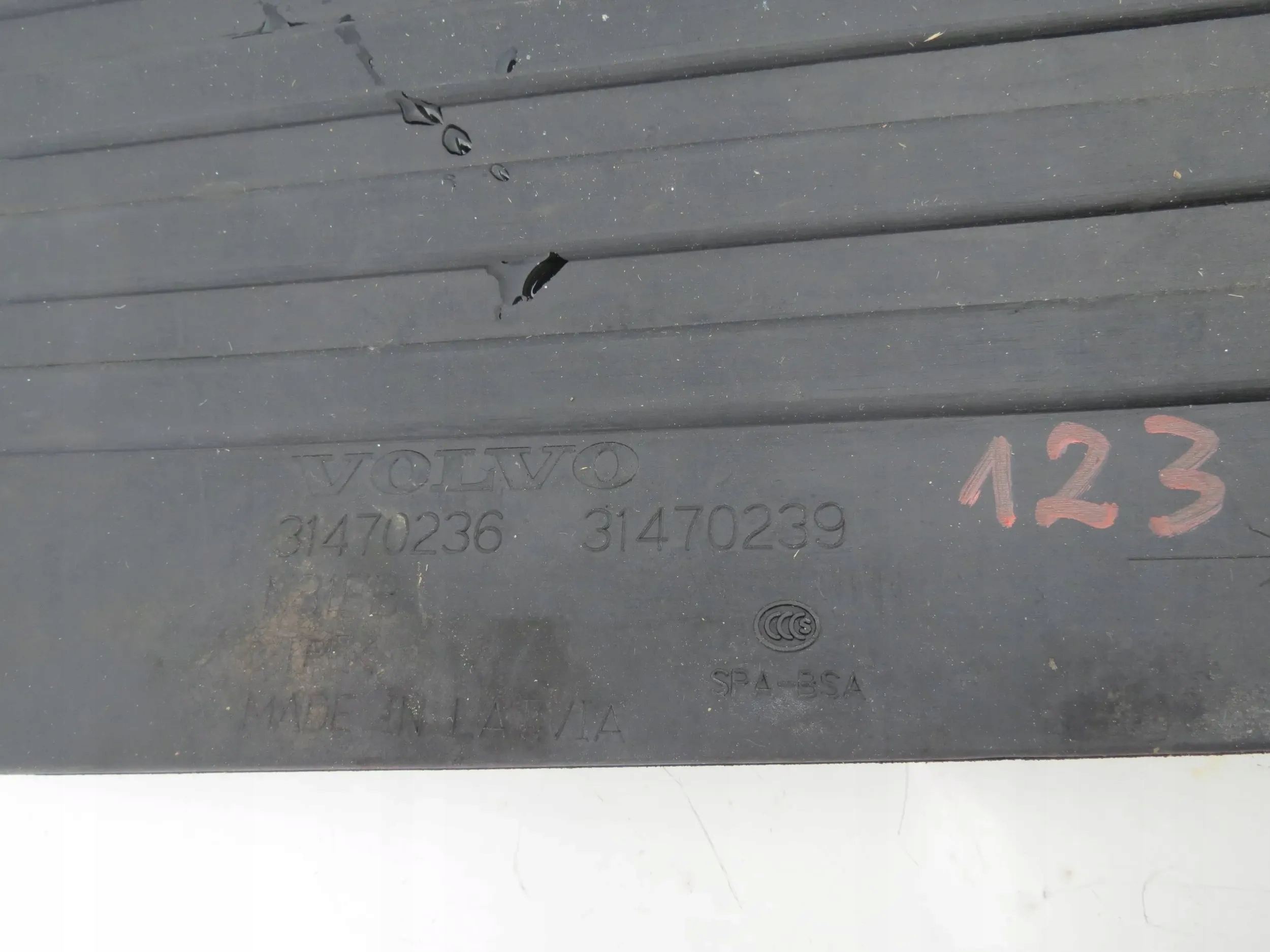 mats rubber rear part the centre VOLVO XC60 II