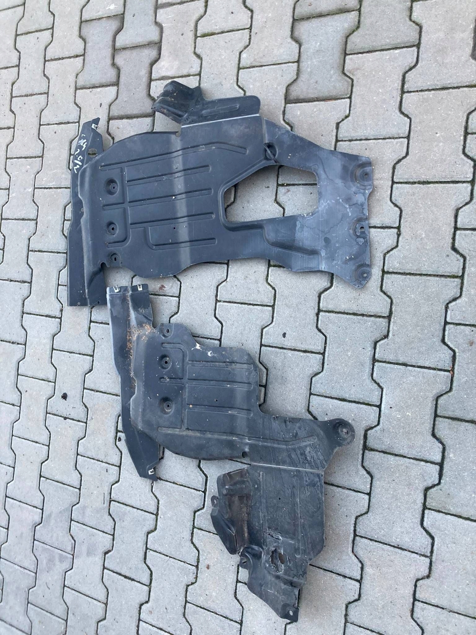 Suzuki SX4 2.0 DDIS fedél alsó motor 72392-55L00