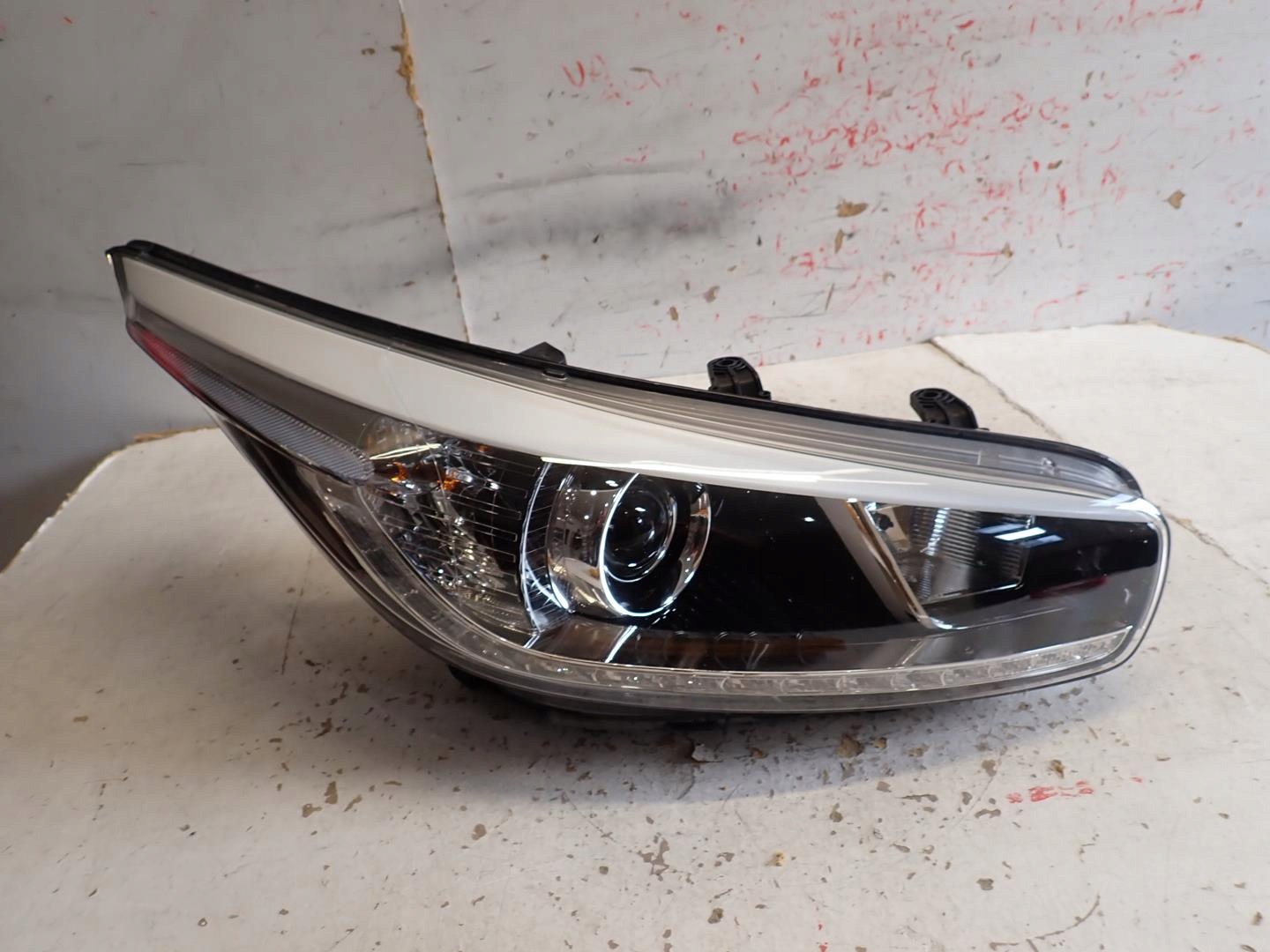 light front front right KIA CEED II 2012-2018 XENON 92102-A2260