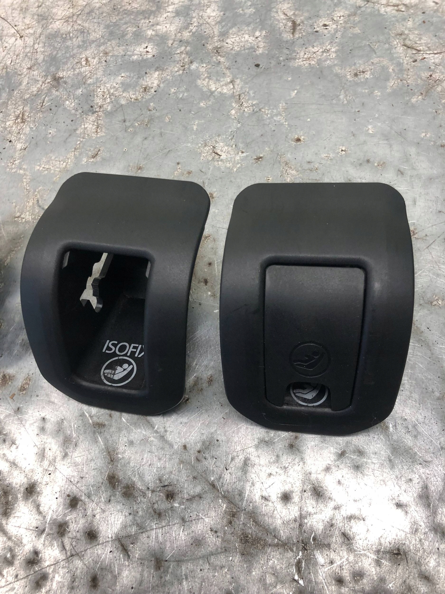 AUDI Q3 8U Support plaque ISOFIX Couvre Arrière KANAPY 8U0887233B
