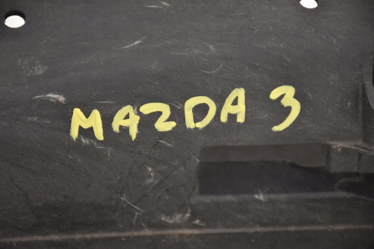 bar, wall front MAZDA 3 petrol