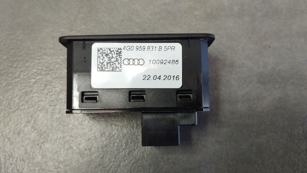 Audi A7 4G 2016 Interrupteur bouton commande verrouillage centralisé du capot 4G0959831B