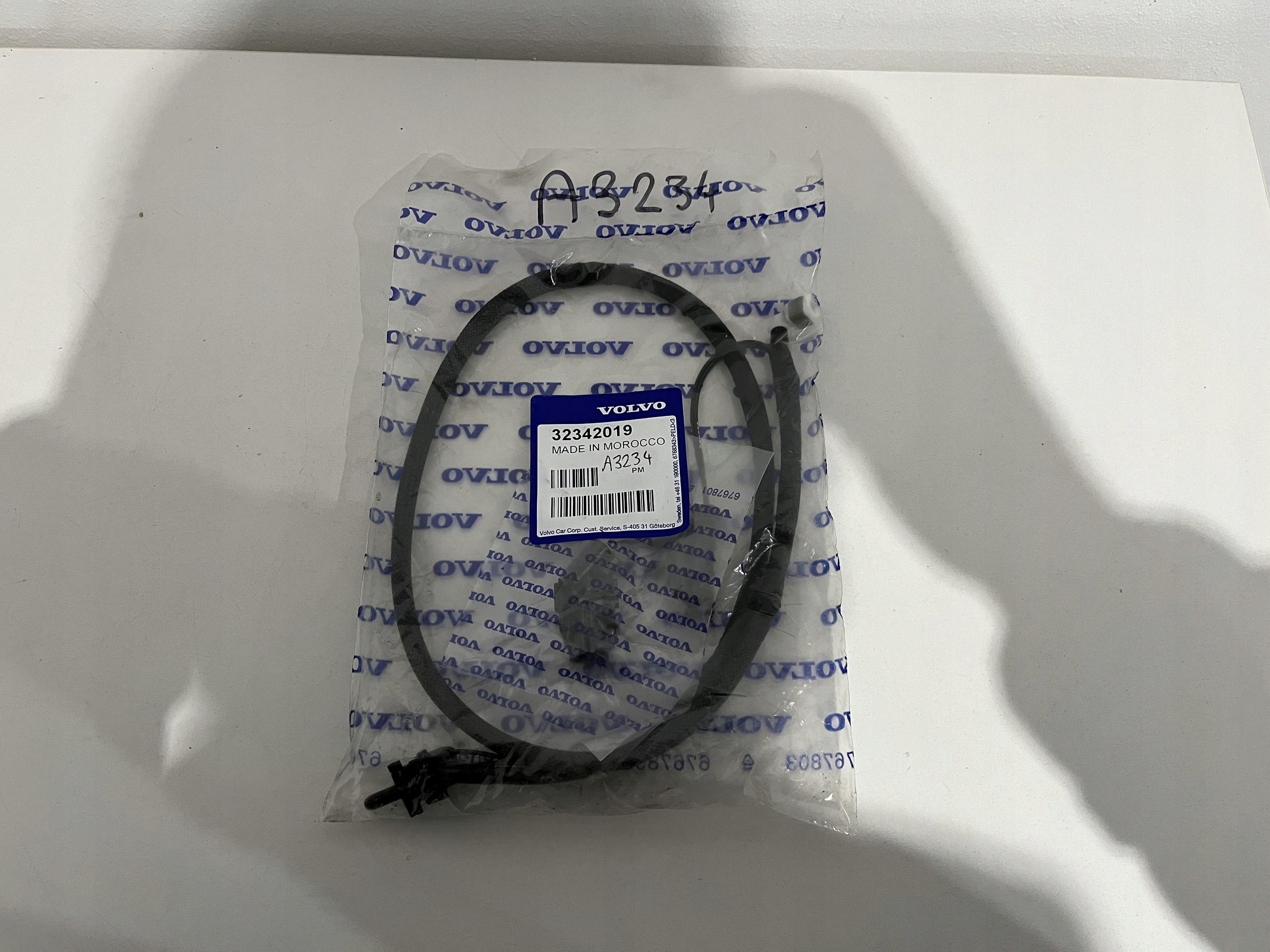 VOLVO V60 II WĄŻ PRZEWÓD SPRYSKIWACZA 32342019