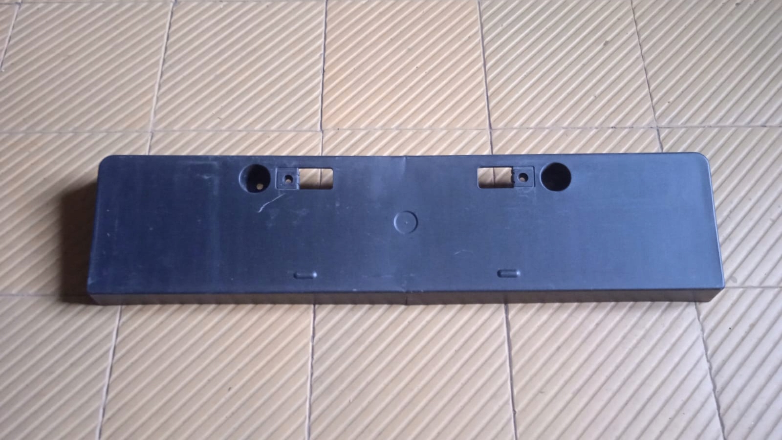 PODSTAWKA RAMKA TABLICY TOYOTA HIGHLANDER IV