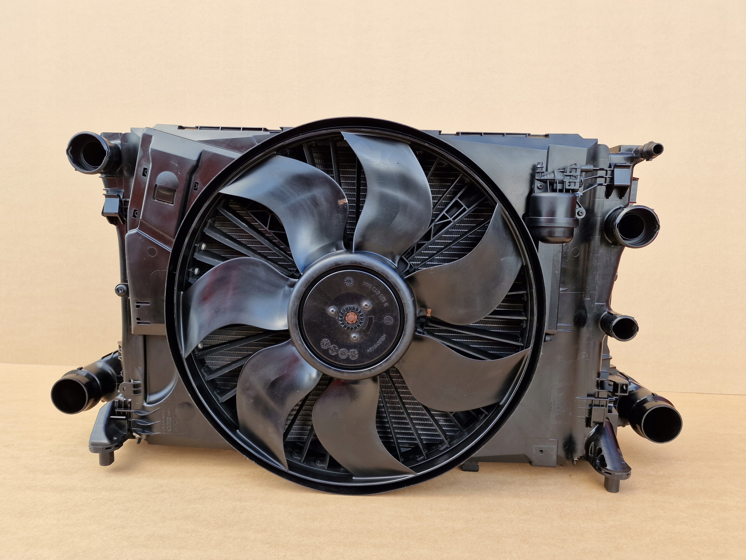 КОМПЛЕКТ РАДИАТОРЫ MERCEDES КЛС W218 РЕСТАЙЛИНГ 2014-