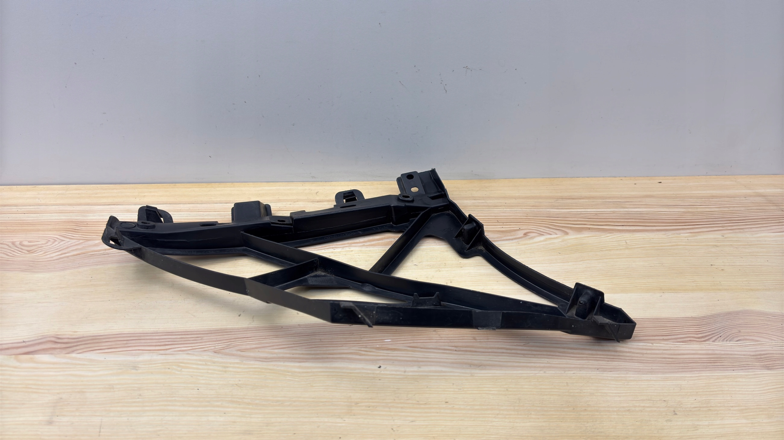 CITROEN C5 04R+ bumper bracket right rear part holder 9650477480 K73/025