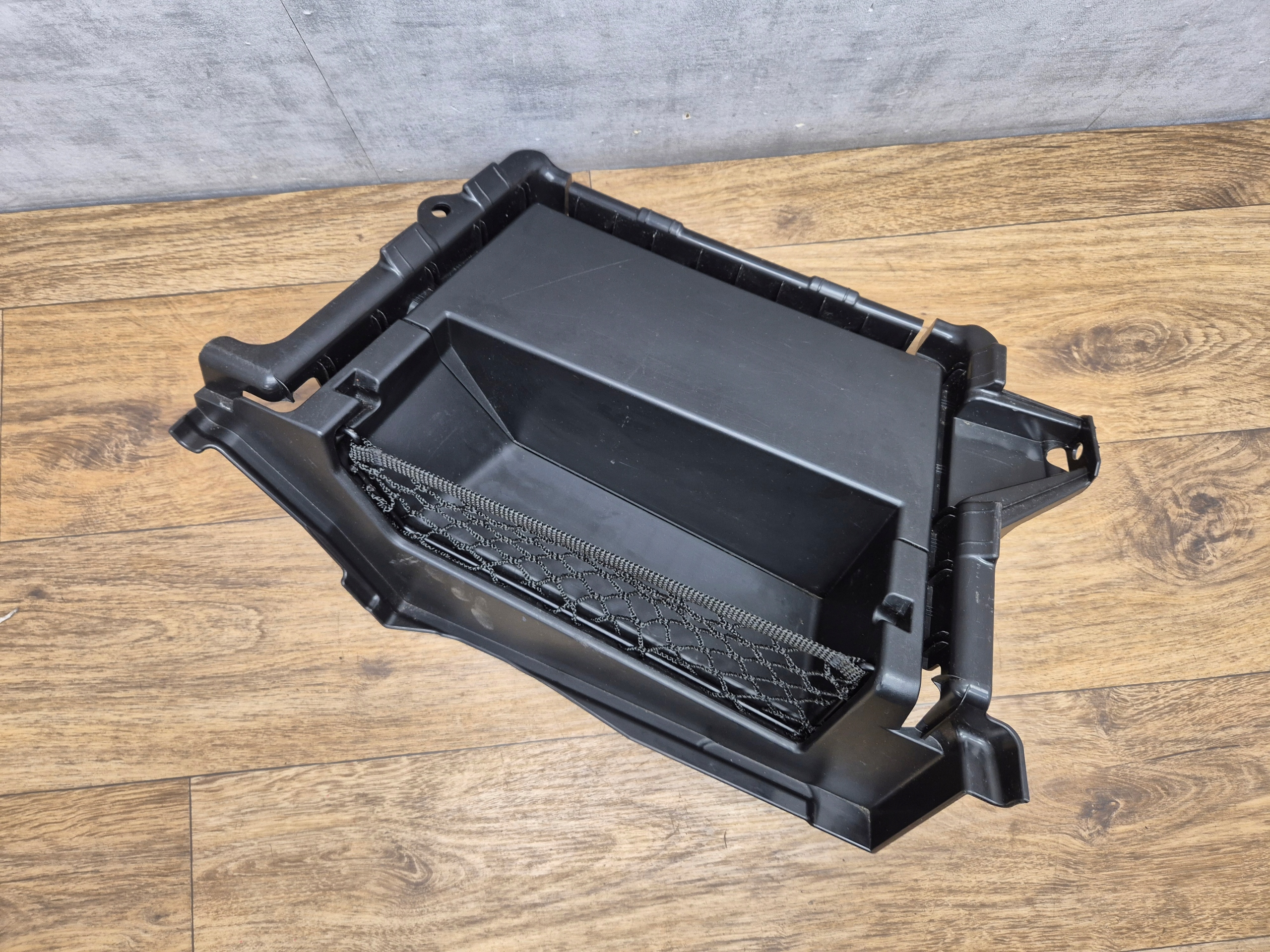 BMW 5 G30 right upholstery passenger compartment cover boot HYBRYDA 7378506
