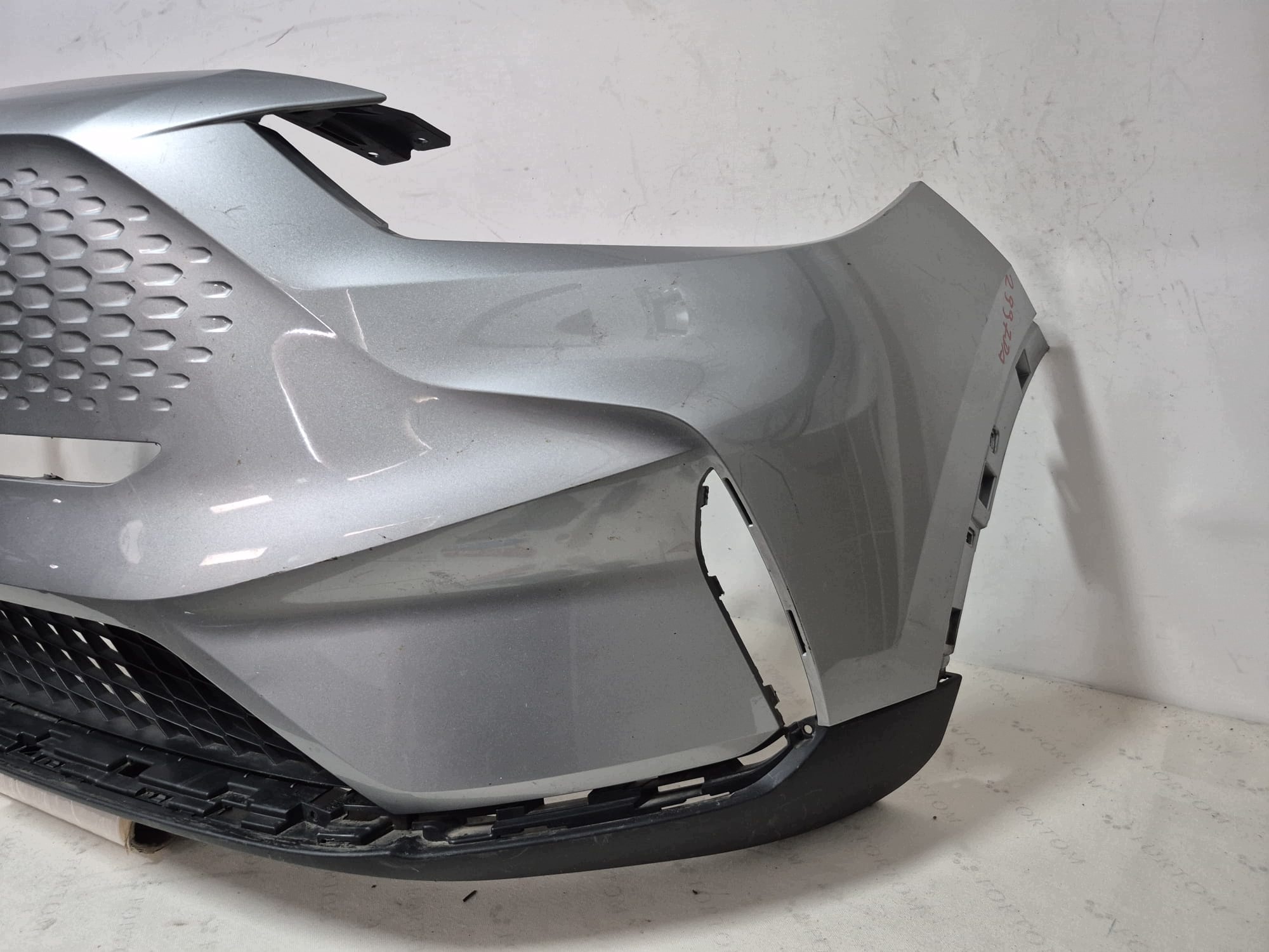 MG ZS EV LIFT 21- bumper front front P11010248