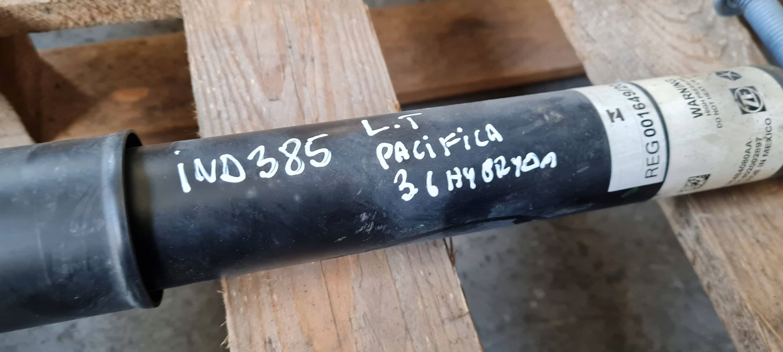 Chrysler Pacifica 2022 shock absorber left right rear part rear 3.6 rear part P68484080AA