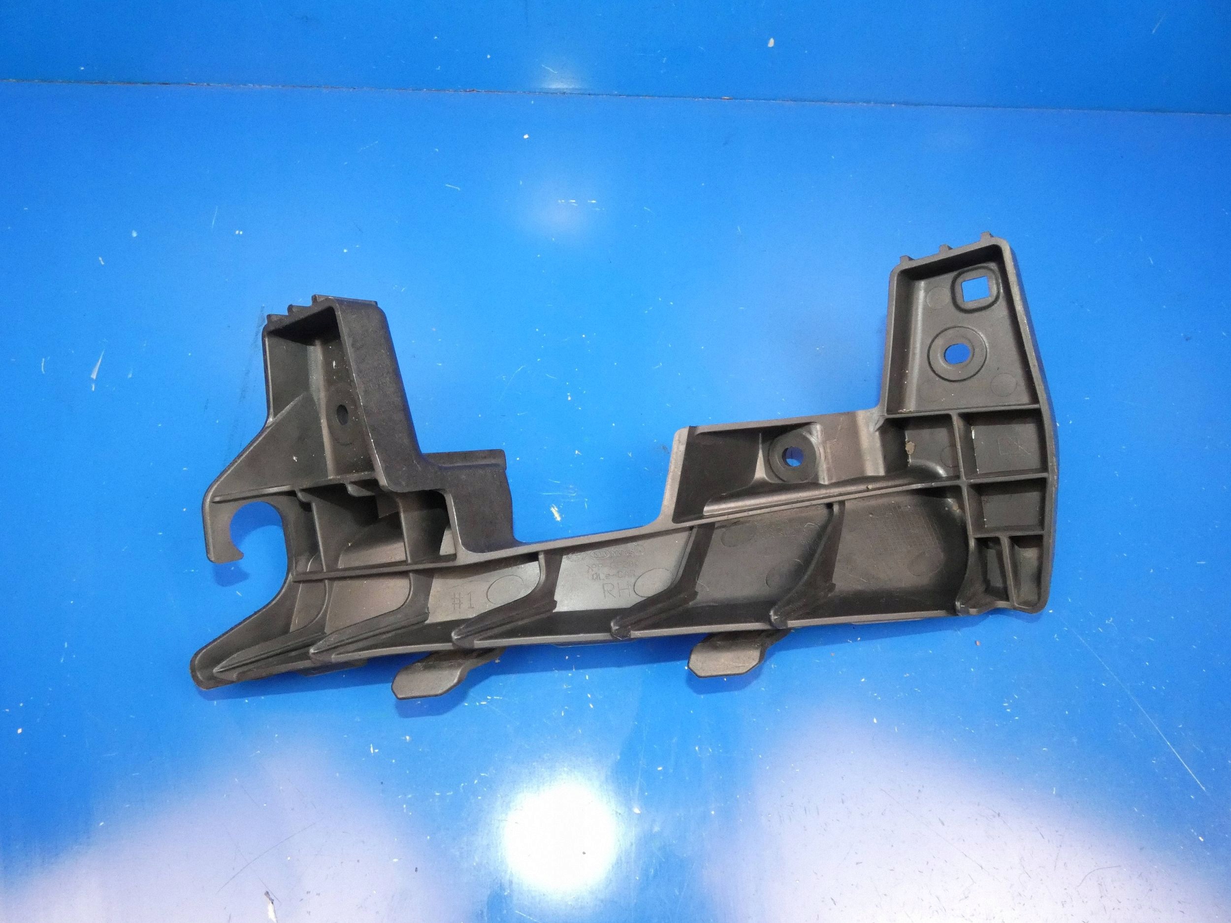 KIA SPORTAGE IV 2016- support holder of a bumper right front