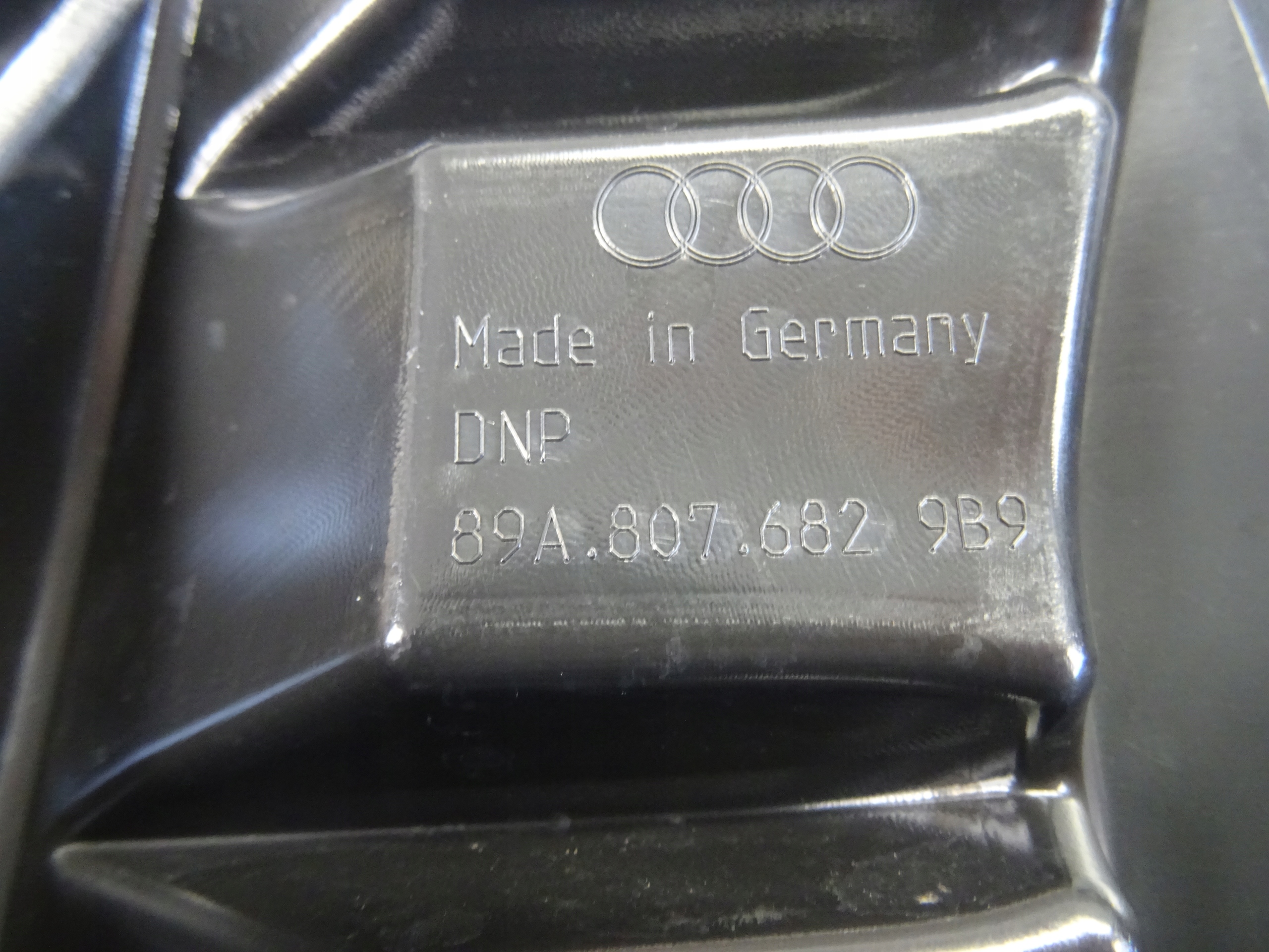 grid of a bumper right front AUDI Q4 E-TRON 89A 89A807682
