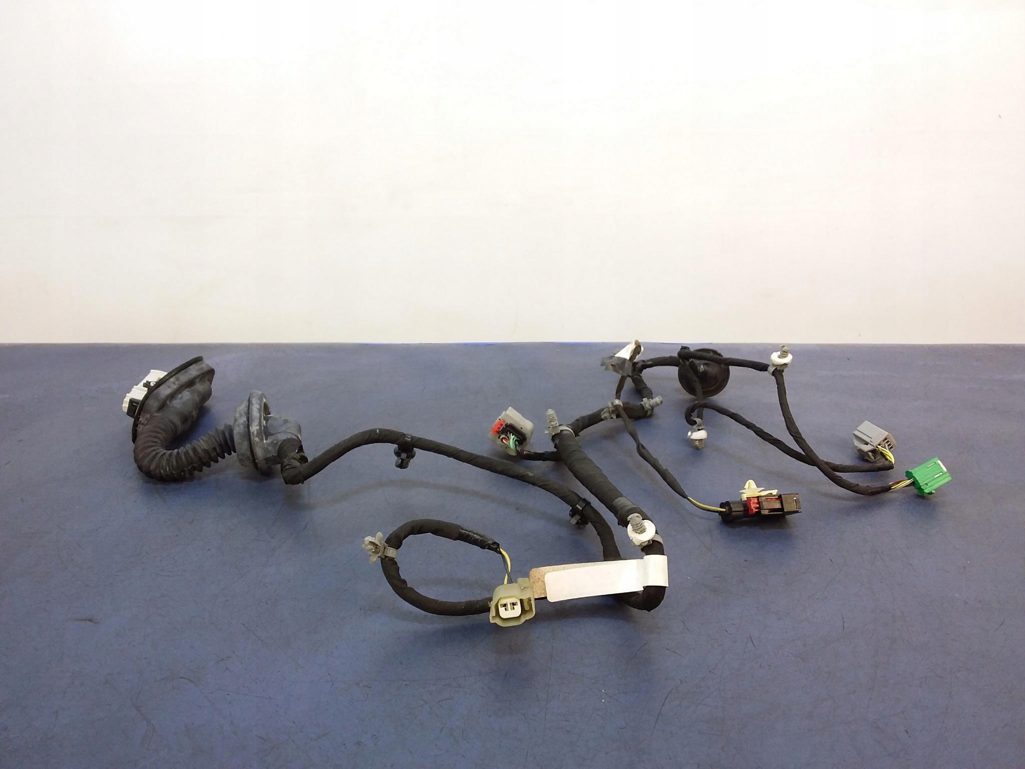 CADILLAC CTS III WIĄZKA DRZWI PRAWY TYŁ 84007107