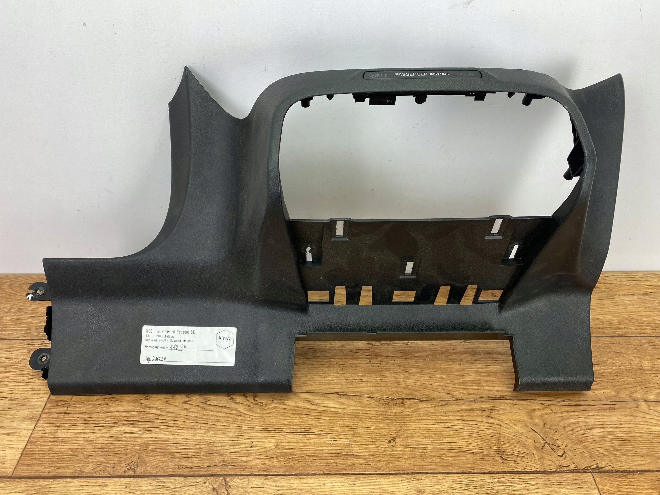Boîte Châssis Console du tableau de bord Ford Kuga MK3 2020+