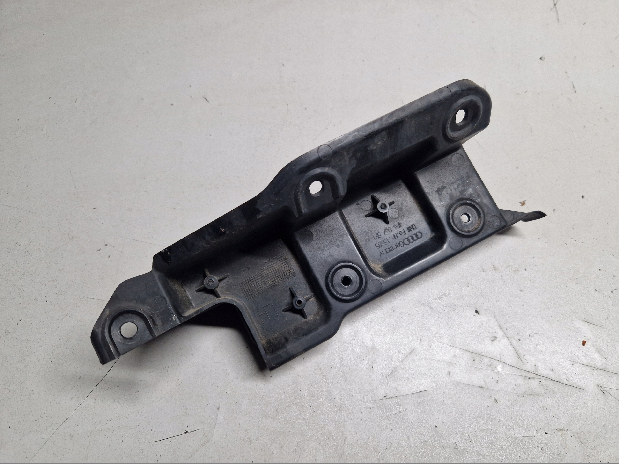 AUDI A6 C6 A6C6 sedan bumper bracket left rear part rear 4F5807891