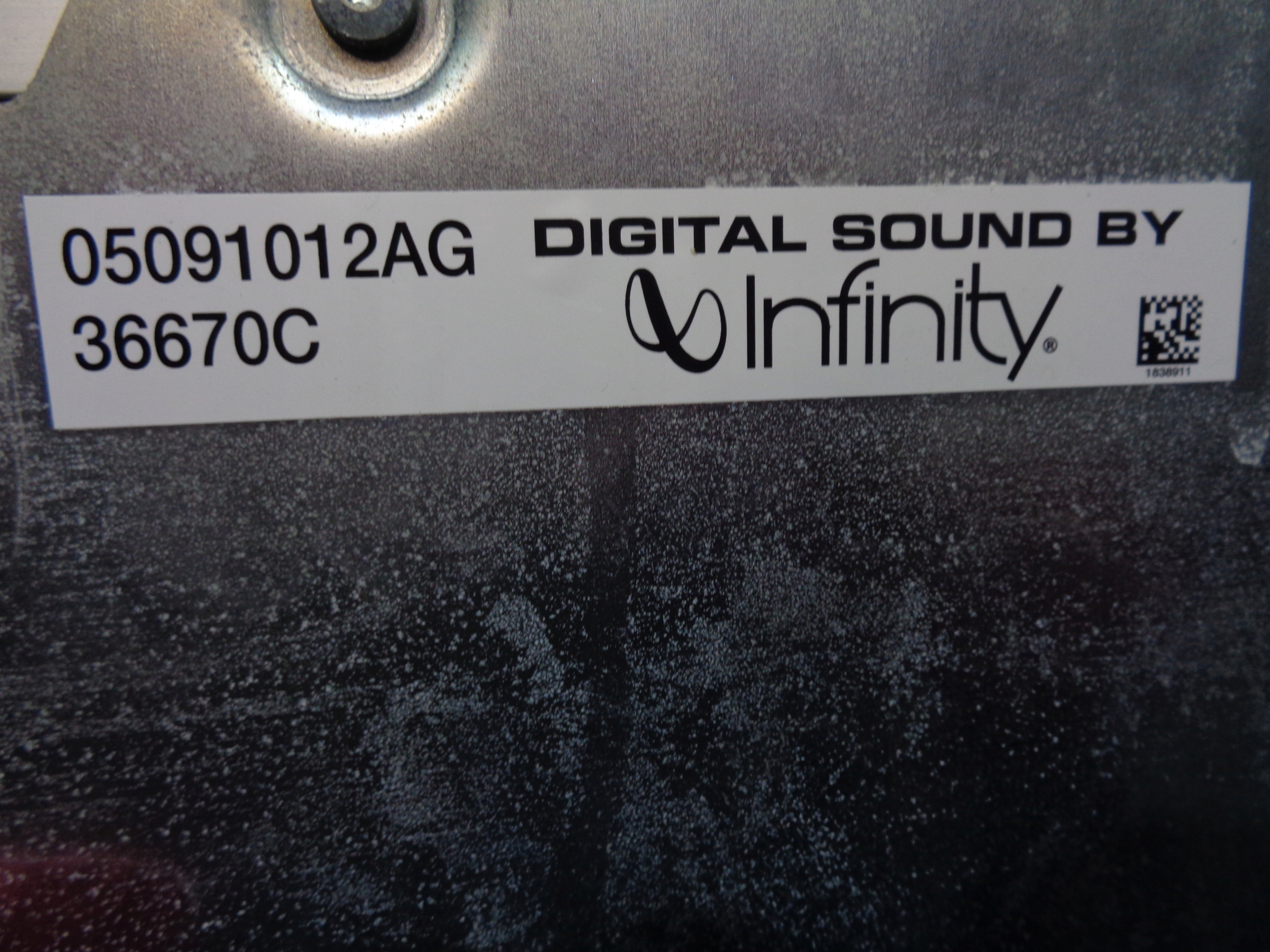 repráky INFINITY zesilovač KOMPLET DODGE NITRO